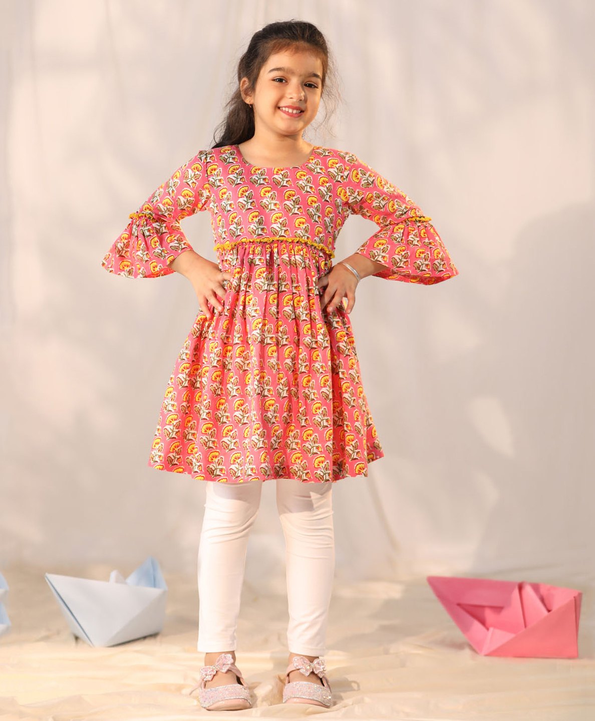 Vastramay Three Fourth Sleeves Floral Motif Printed Cotton Kurta Leggings Set - Pink And White-image-20