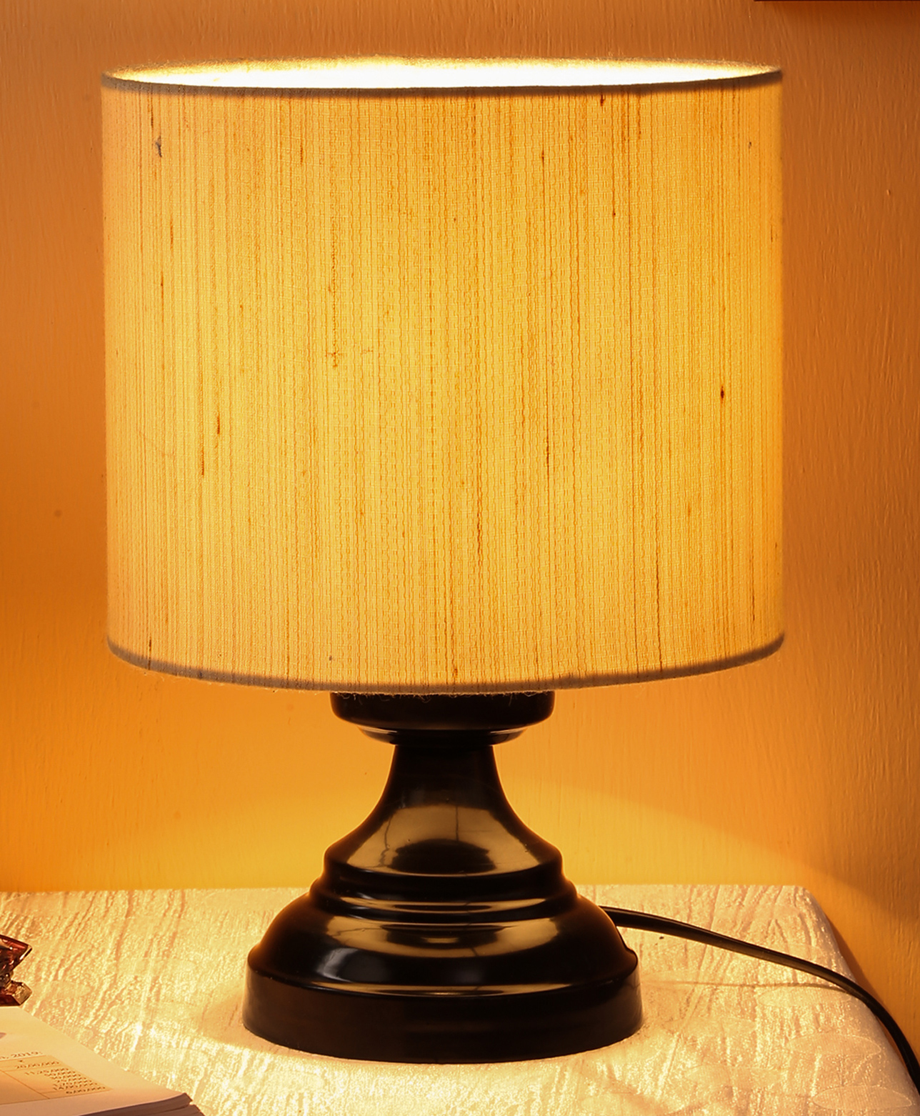 Devansh Cotton Shade Lamp With Black Iron Base - Off White-image-6