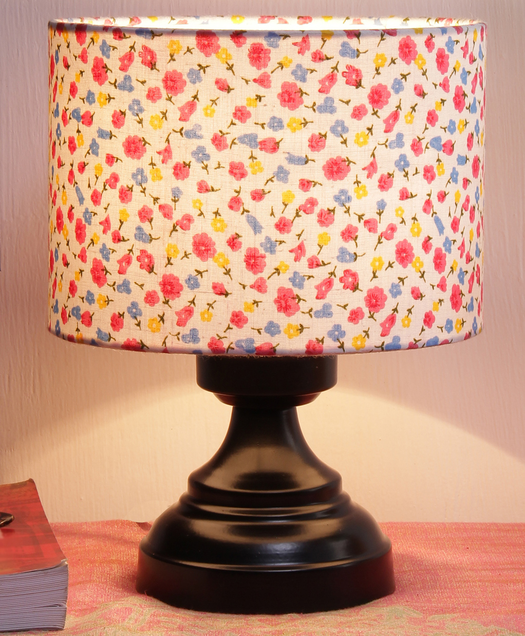 Devansh Cotton Shade Lamp With Black Iron Base - Multicolor-image-15