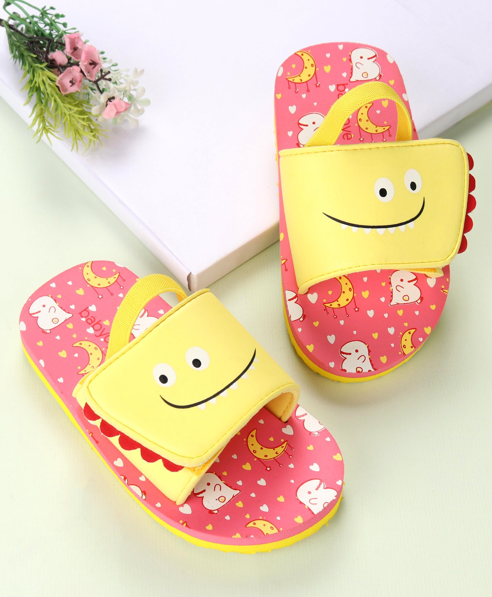 Babyoye Flip Flops with Back Strap Closure Moon & Star Print - Pink & Yellow-picture-11