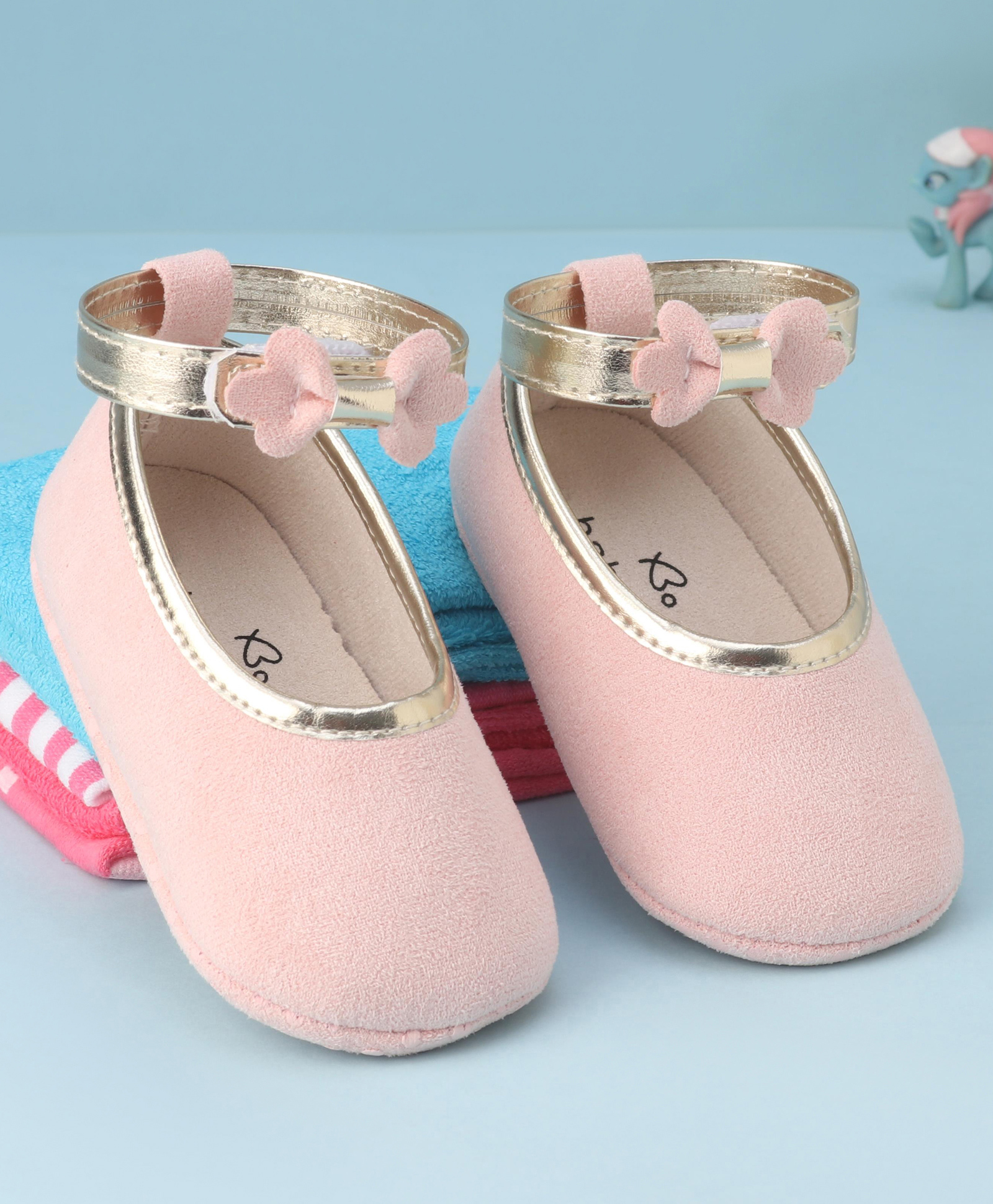 Babyoye Booties with Velcro Closure with  Bow Applique - Pink-picture-26