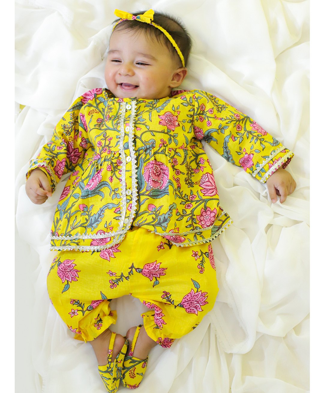 BownBee Full Sleeves Floral Printed & Gota Lace Embellished Coordinating Top Harem Pant With Headband & Booties - Yellow-image-22