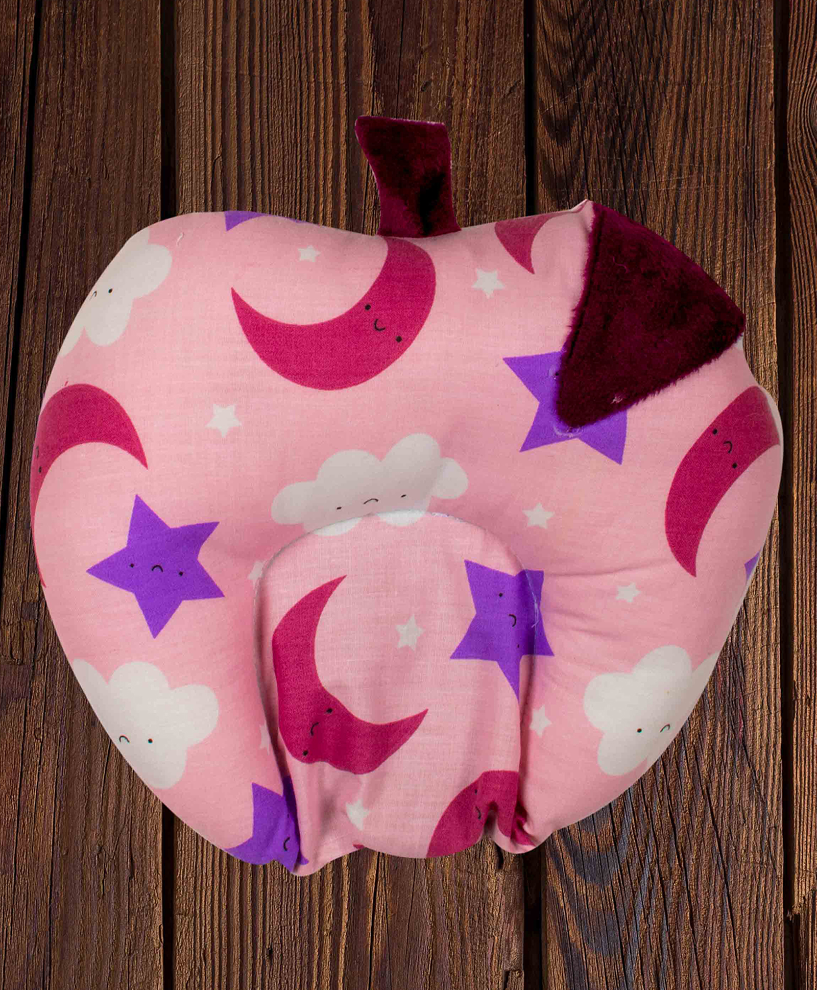 Mittenbooty Apple-shaped Rai Pillow in Cloud Print-Pink-image-38