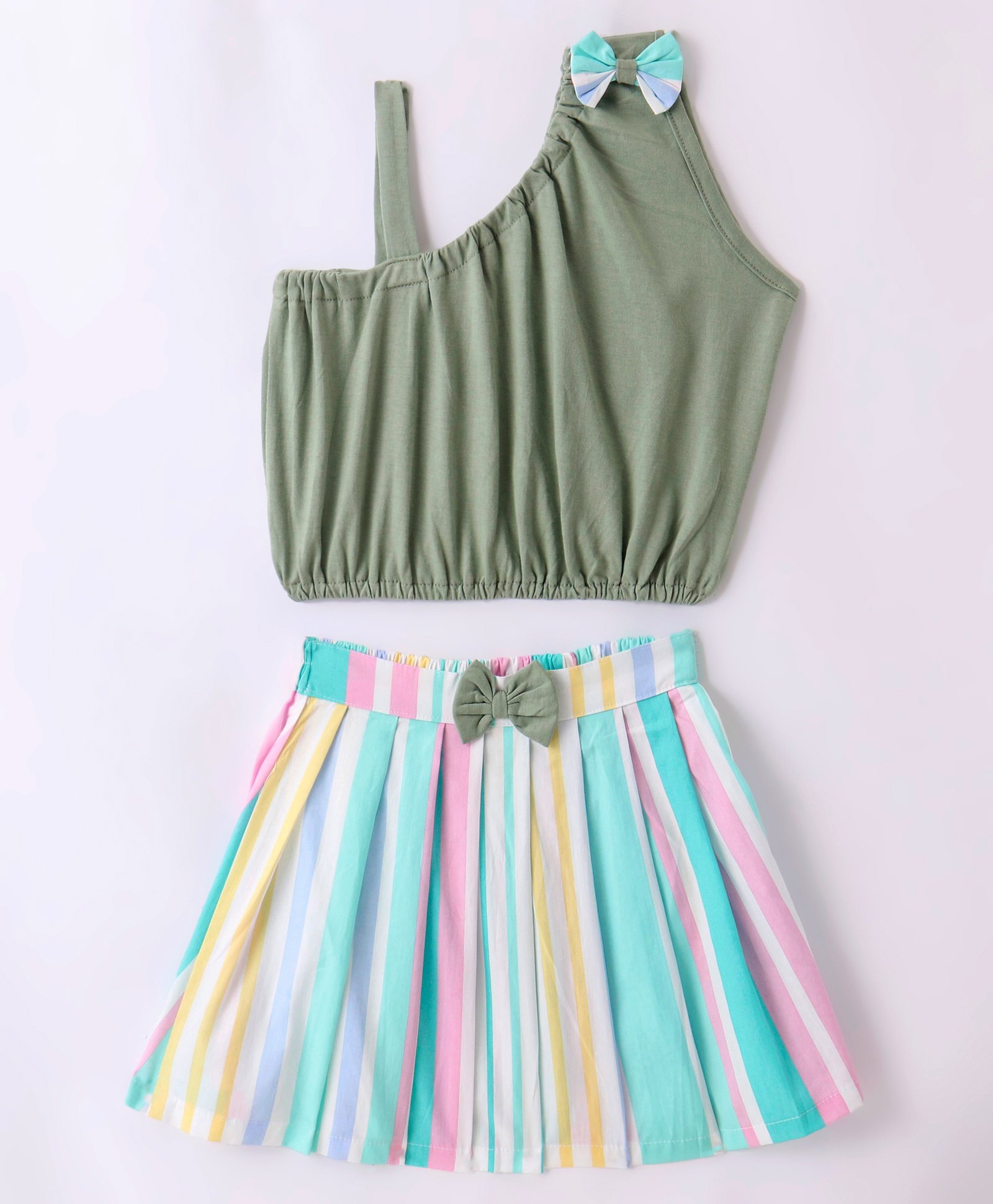 Dew Drops Sinker Sleeveless Top & Skirt  with Bow Applique - Green-image-41