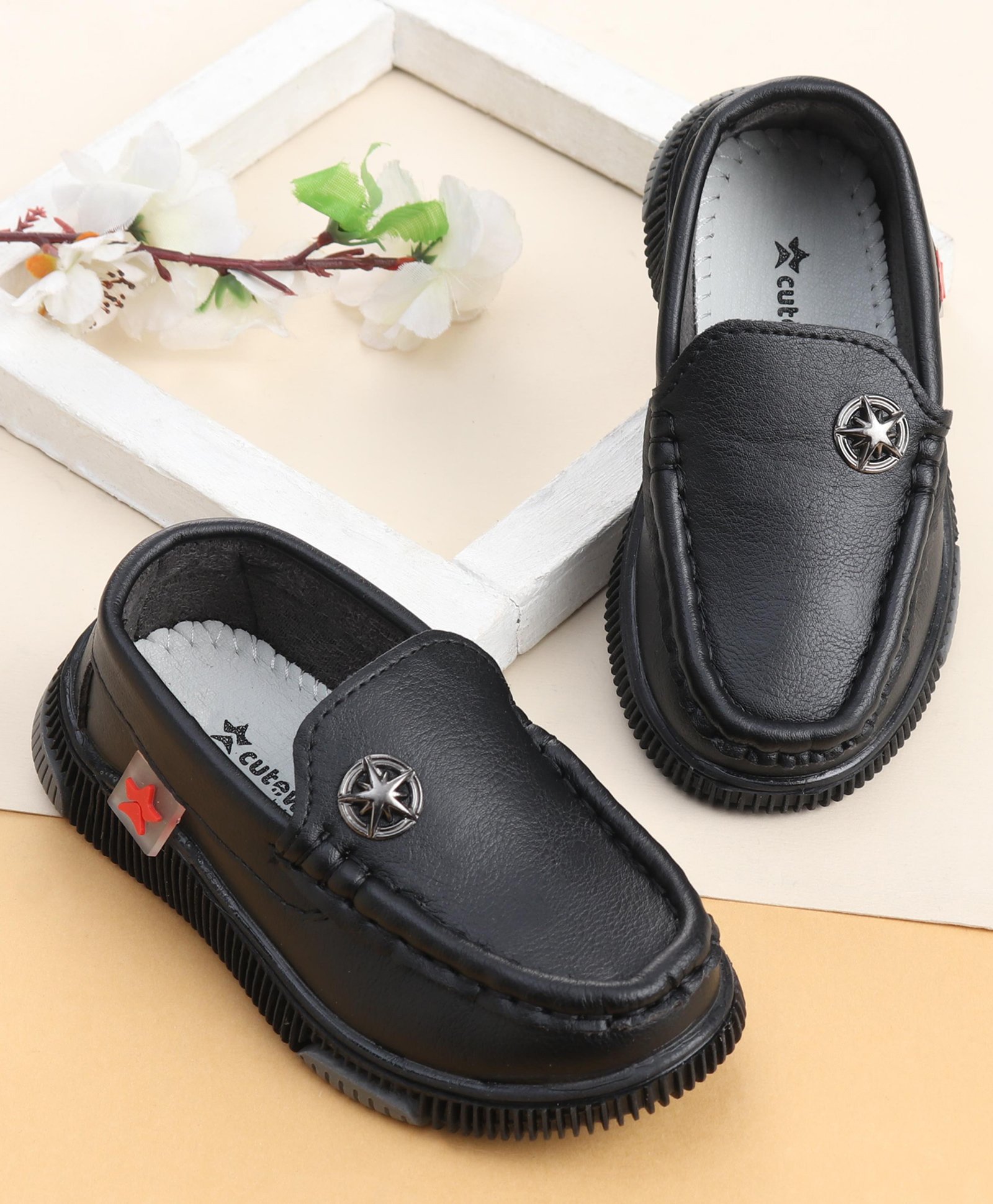 Cute Walk by Babyhug Slip On Solid Formal Shoes Star Applique - Black-image-21