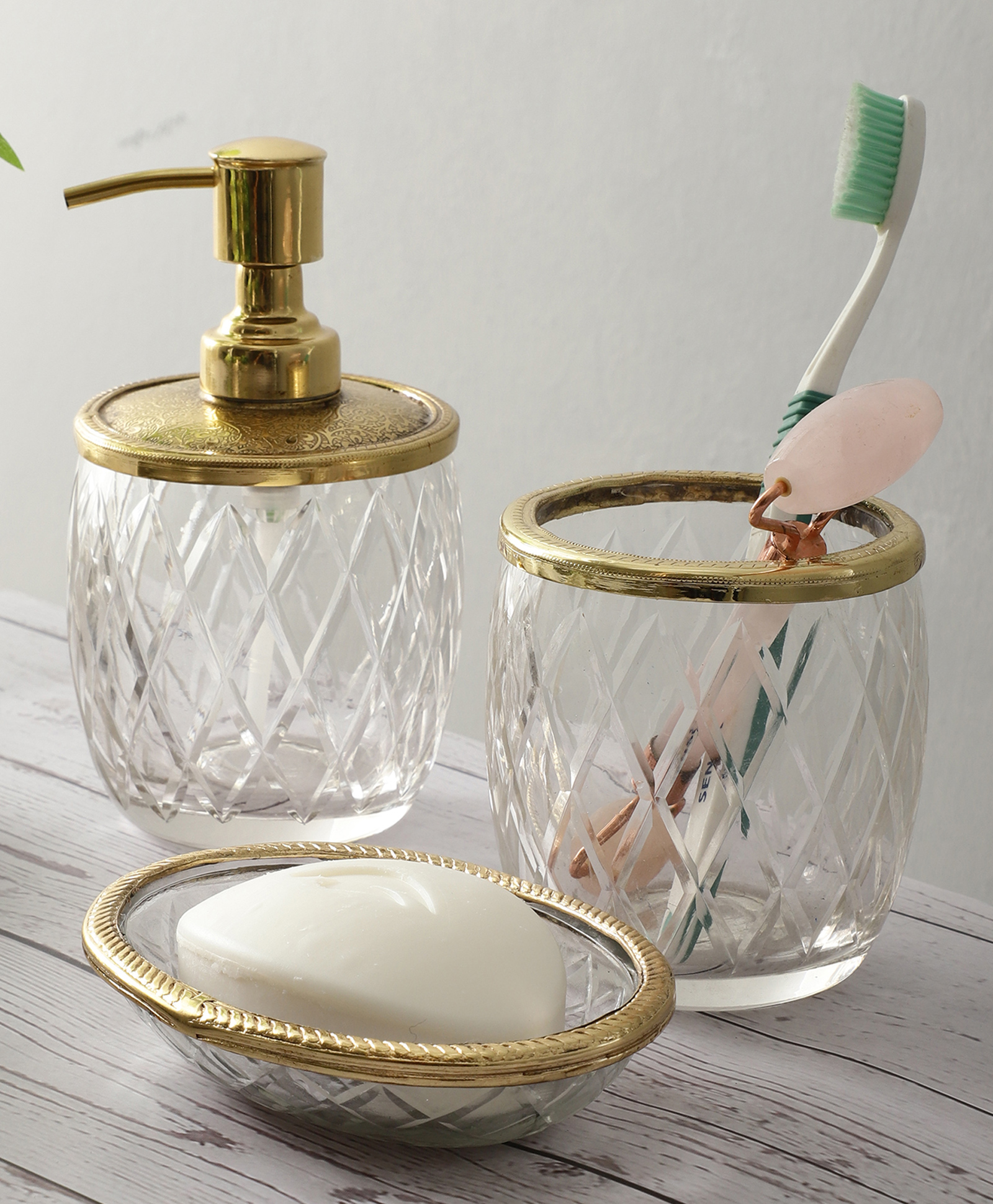 De Maison Decor Olivia Daimond Crystal Cut bathroom set in gold-picture-18