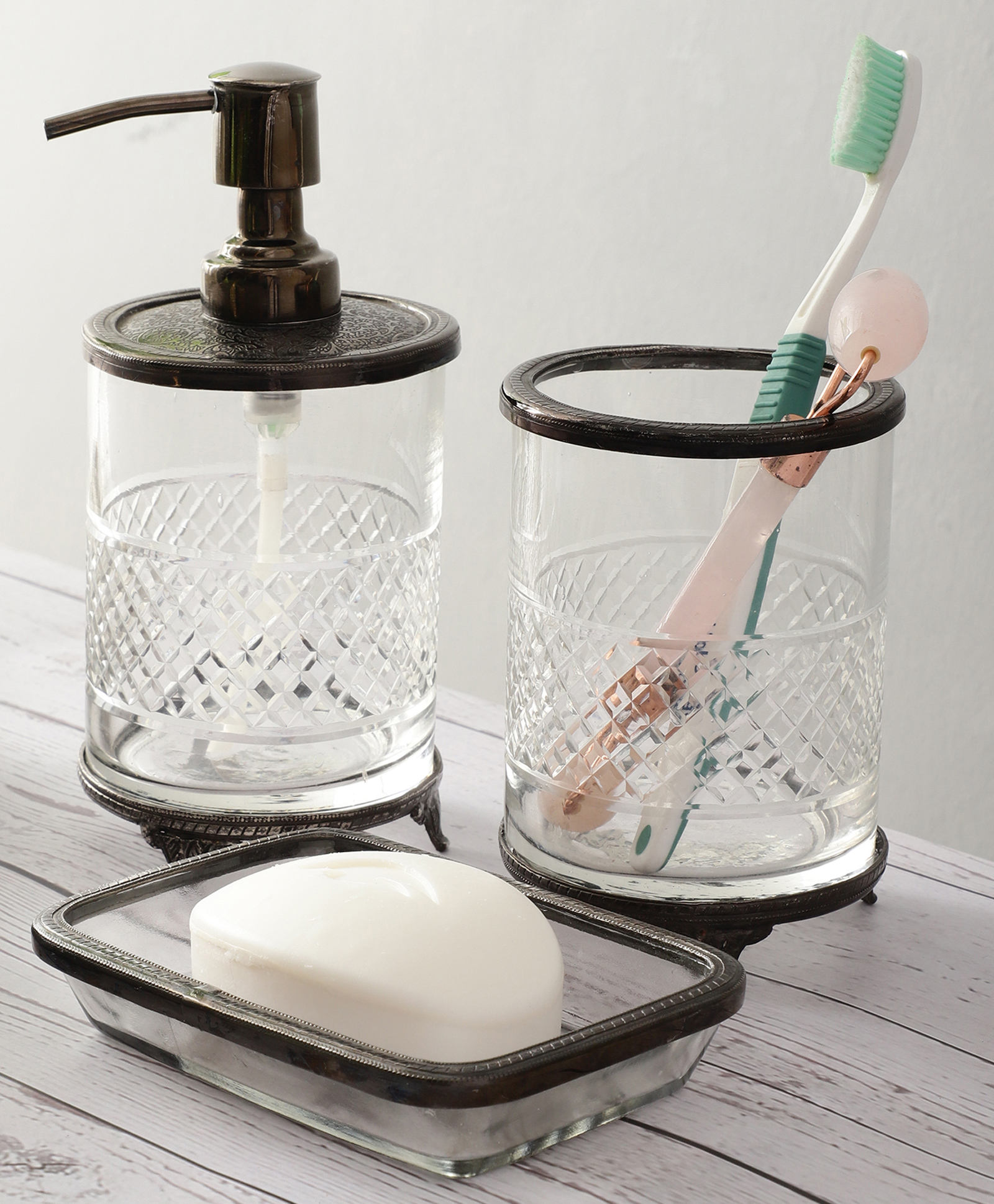 De Maison Decor Blake Crystal Cut Bathroom set-picture-16