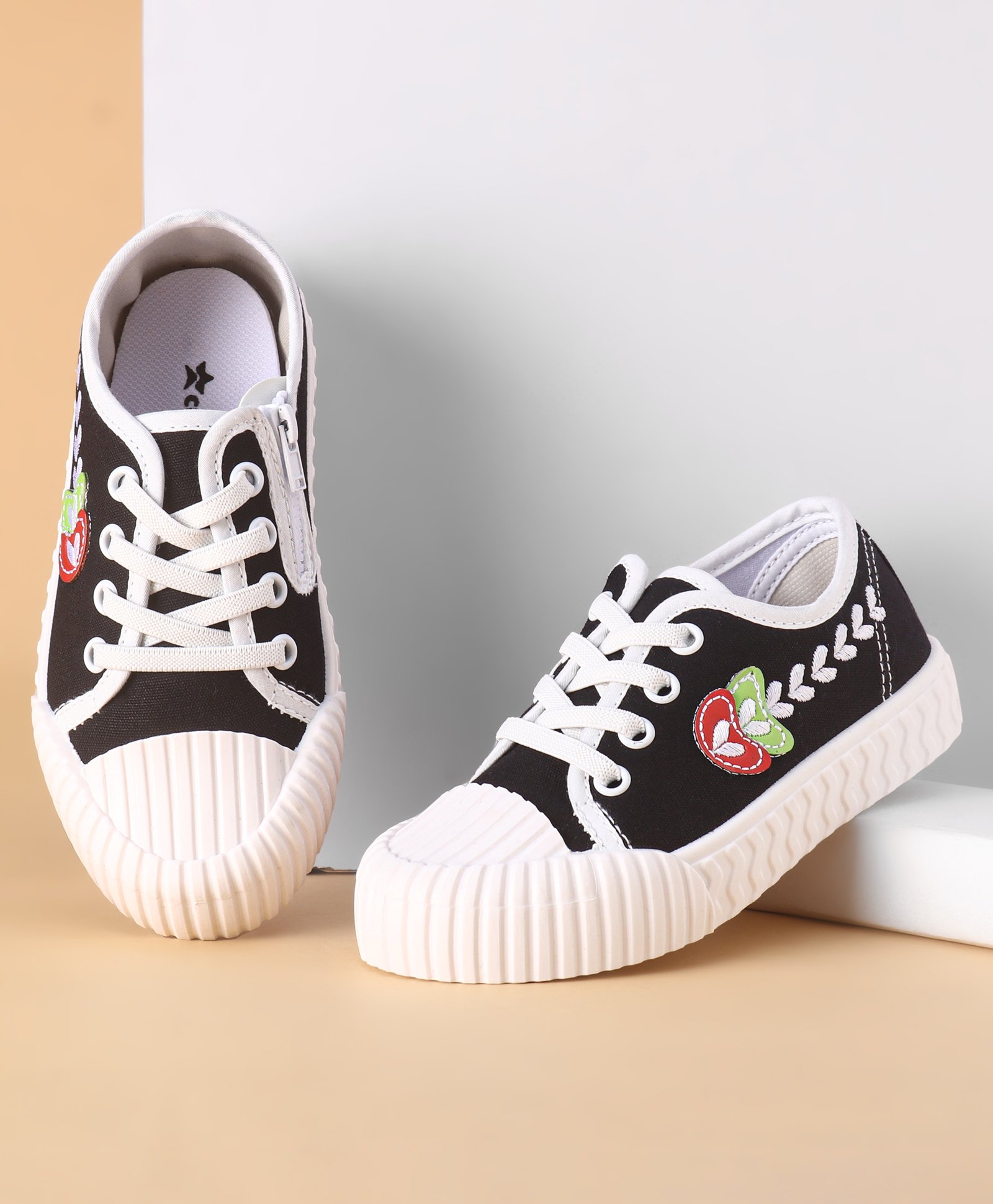 Cute Walk by Babyhug Lace Ups Casual Shoes  with Leaf Embroidered - Black-picture-24