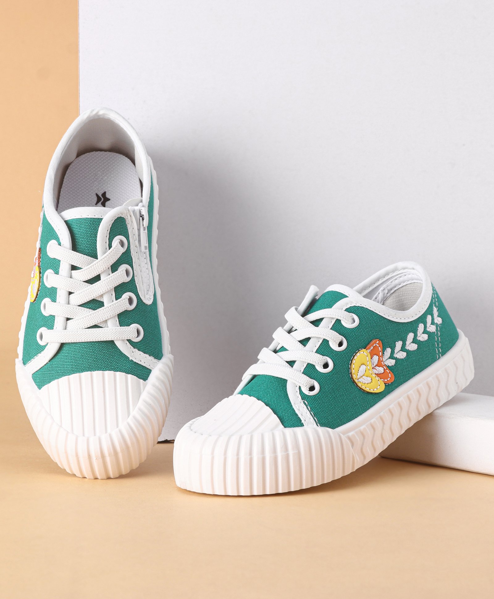 Cute Walk by Babyhug Lace Ups Casual Shoes  with Leaf Embroidered - Green-picture-23