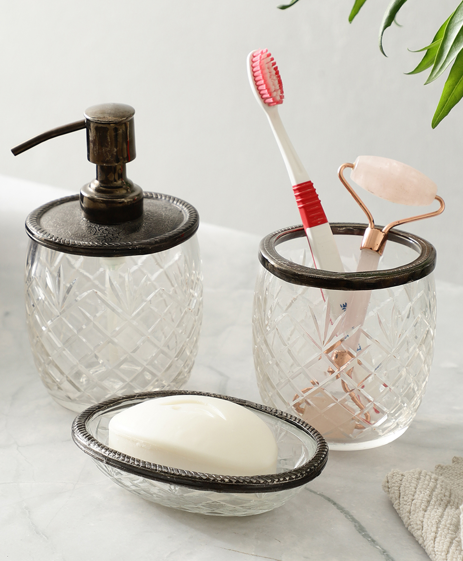 De Maison Decor Astrid Crystal Cut Bathroom set-picture-17