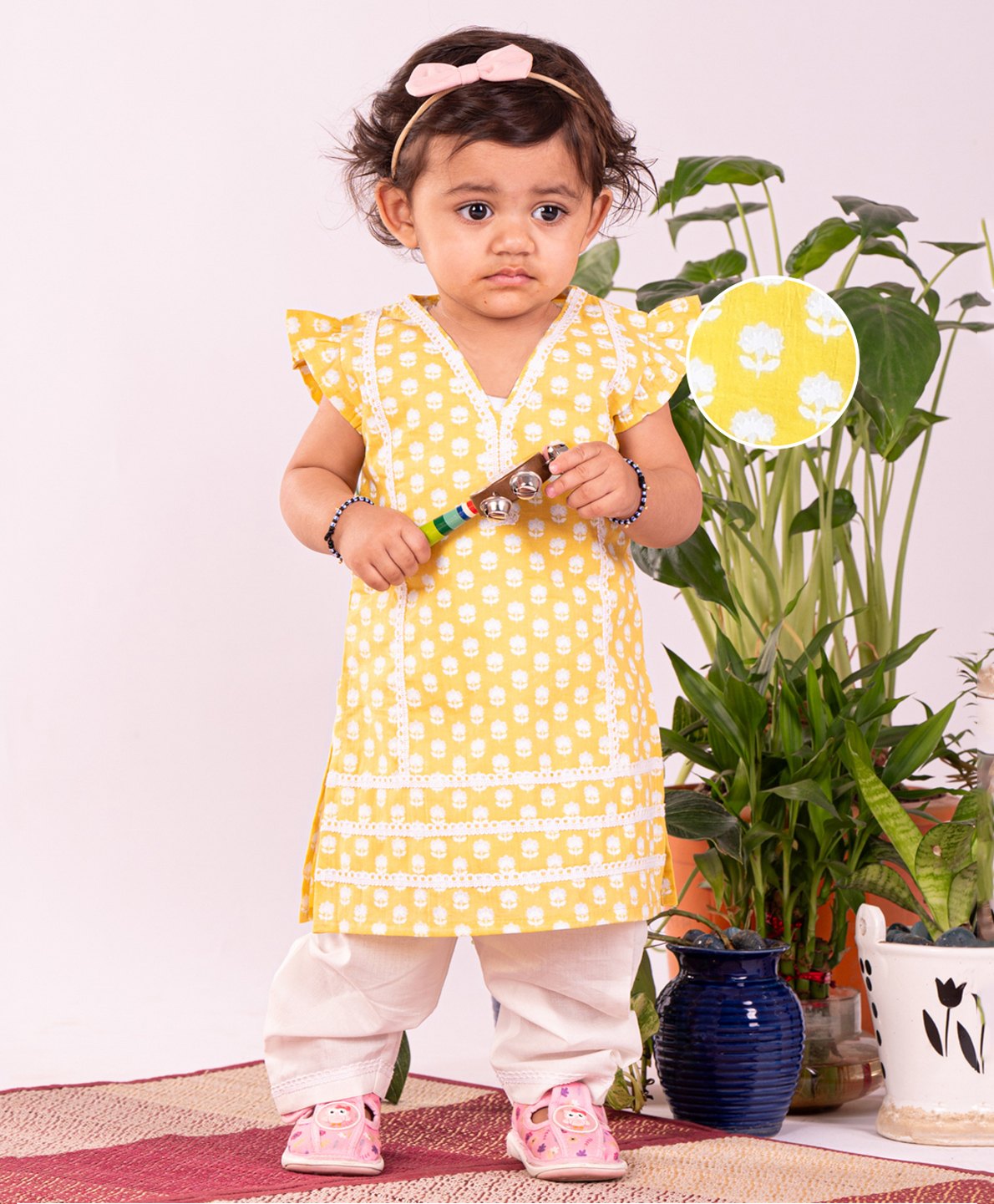 Vastramay Cotton Cap Sleeves Floral Printed Kurta And Pant Set - Yellow And White-image-47