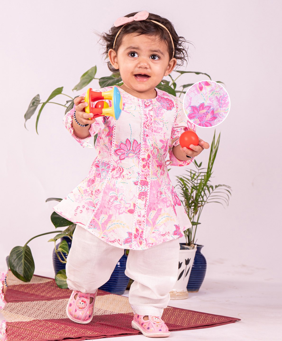 Vastramay Cotton Puffed Sleeves Floral Printed A Line Kurta And Pant Set - Pink And White-image-46
