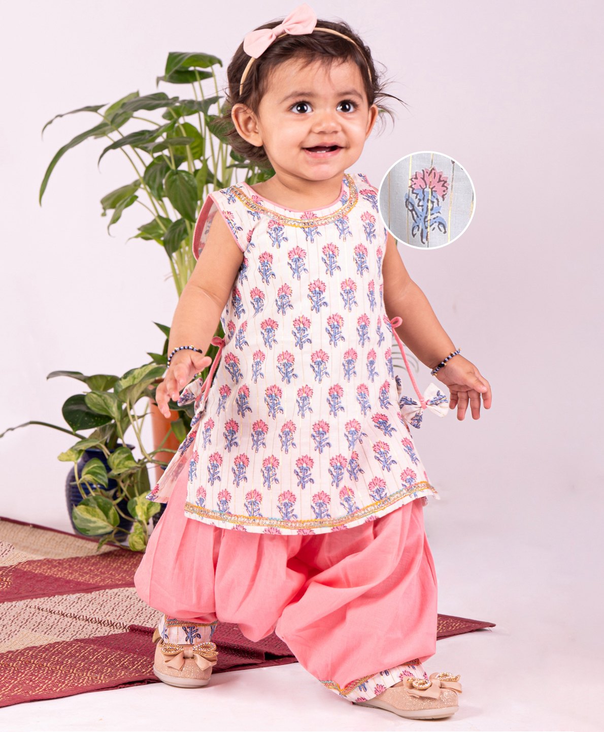 Vastramay Cotton Sleeveless Floral Printed Kurta And Patiala Set - Multi Color-picture-18