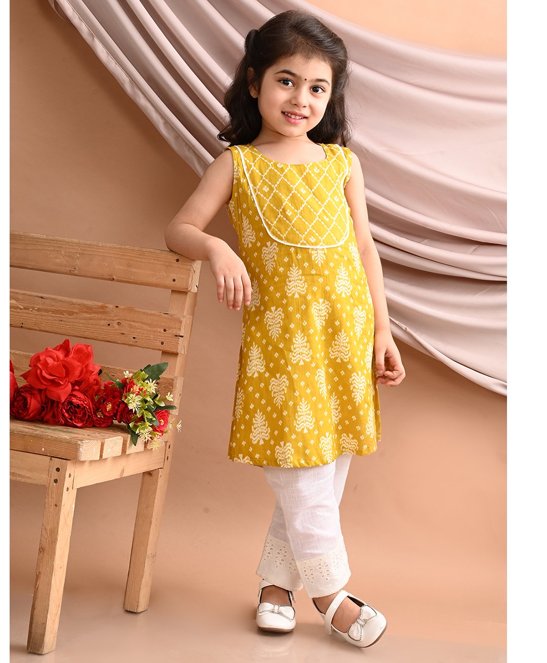 Kinder Kids Sleeveless Ethnic Motif Printed Kurta With Solid Pant - Yellow & White-image-30