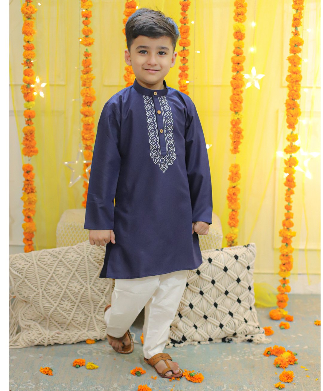 BownBee Full Sleeves Abstract Embroidered Kurta Pyjama - Blue-picture-19