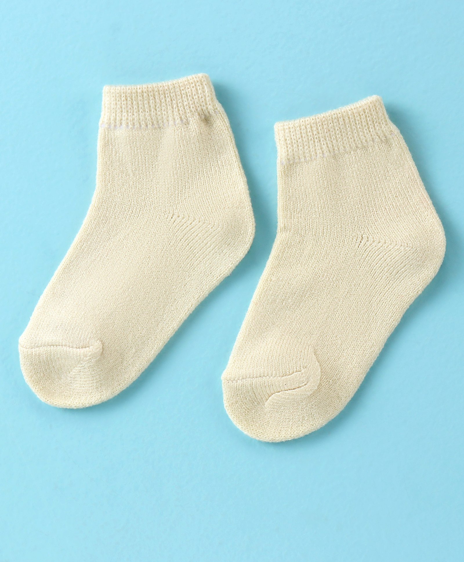Model Knitted Solid Colour Socks - White-picture-15