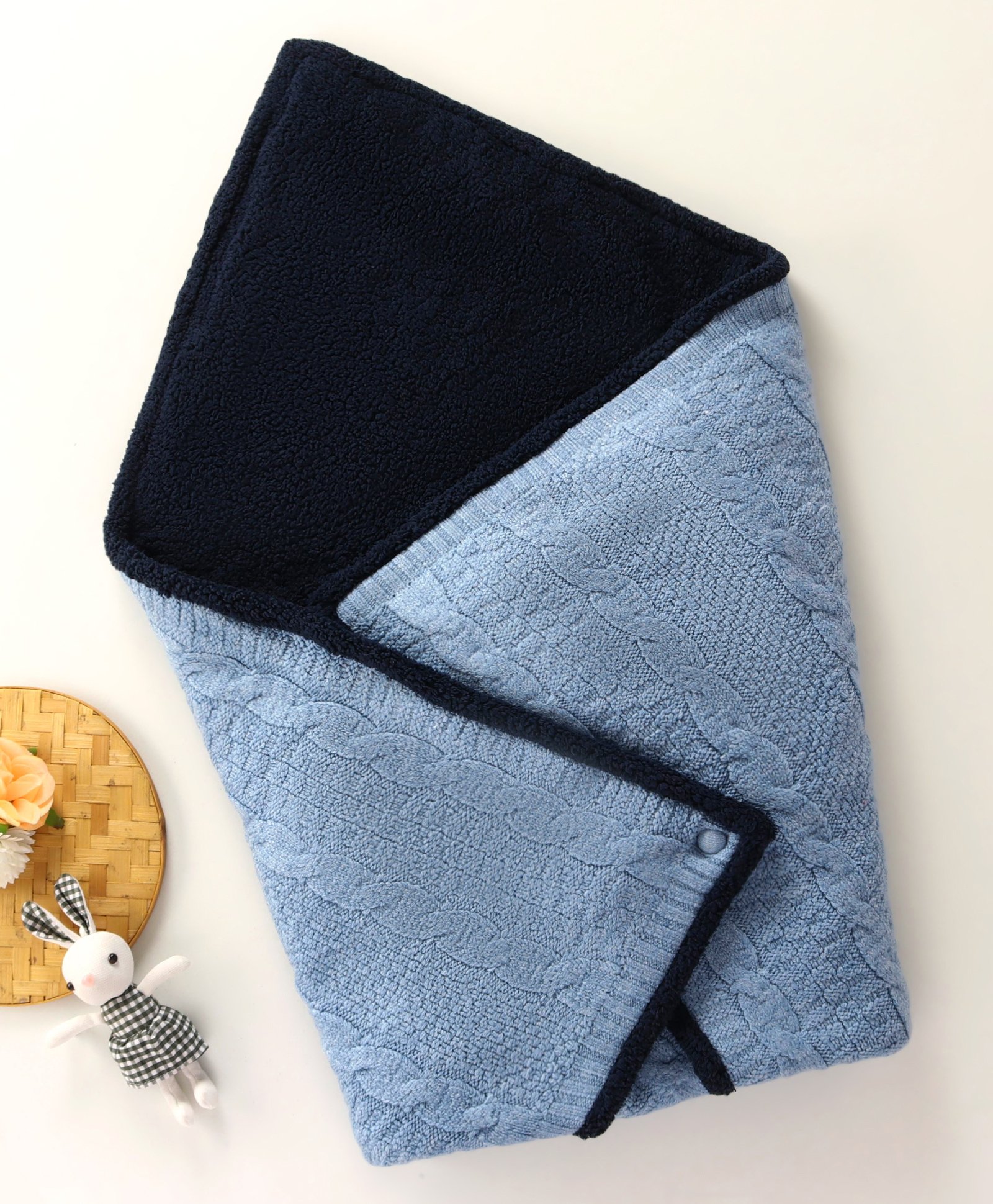 Yellow Apple Cable Knit Design Fur Blanket - Light Blue-image-27