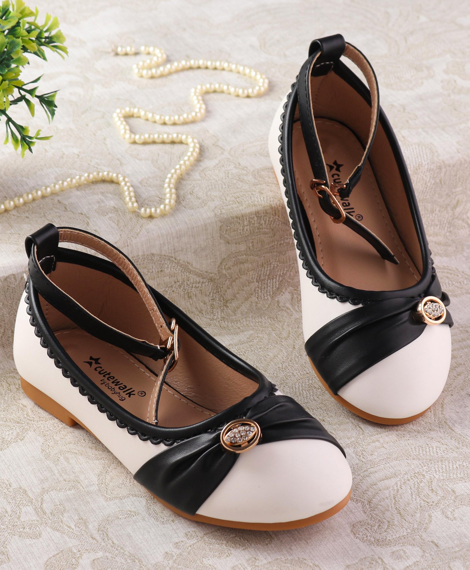 Cute Walk by Babyhug Ballerinas With Buckle Closure - Black-image-43