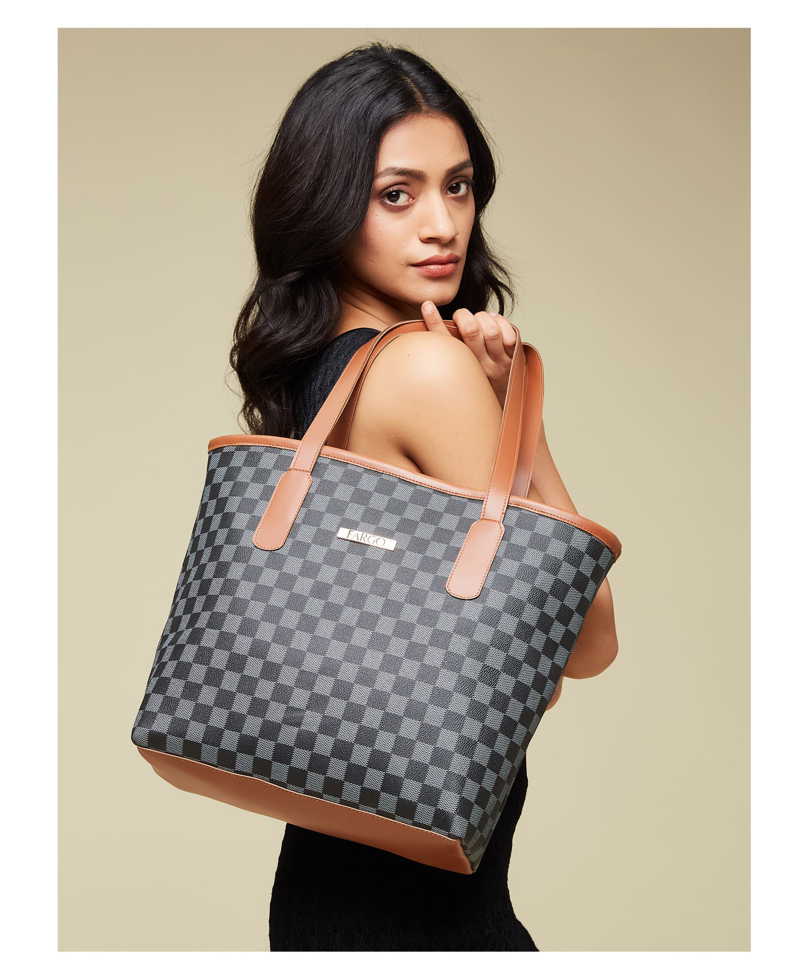 Fargo Women Black Handbag 10L Capacity-image-3