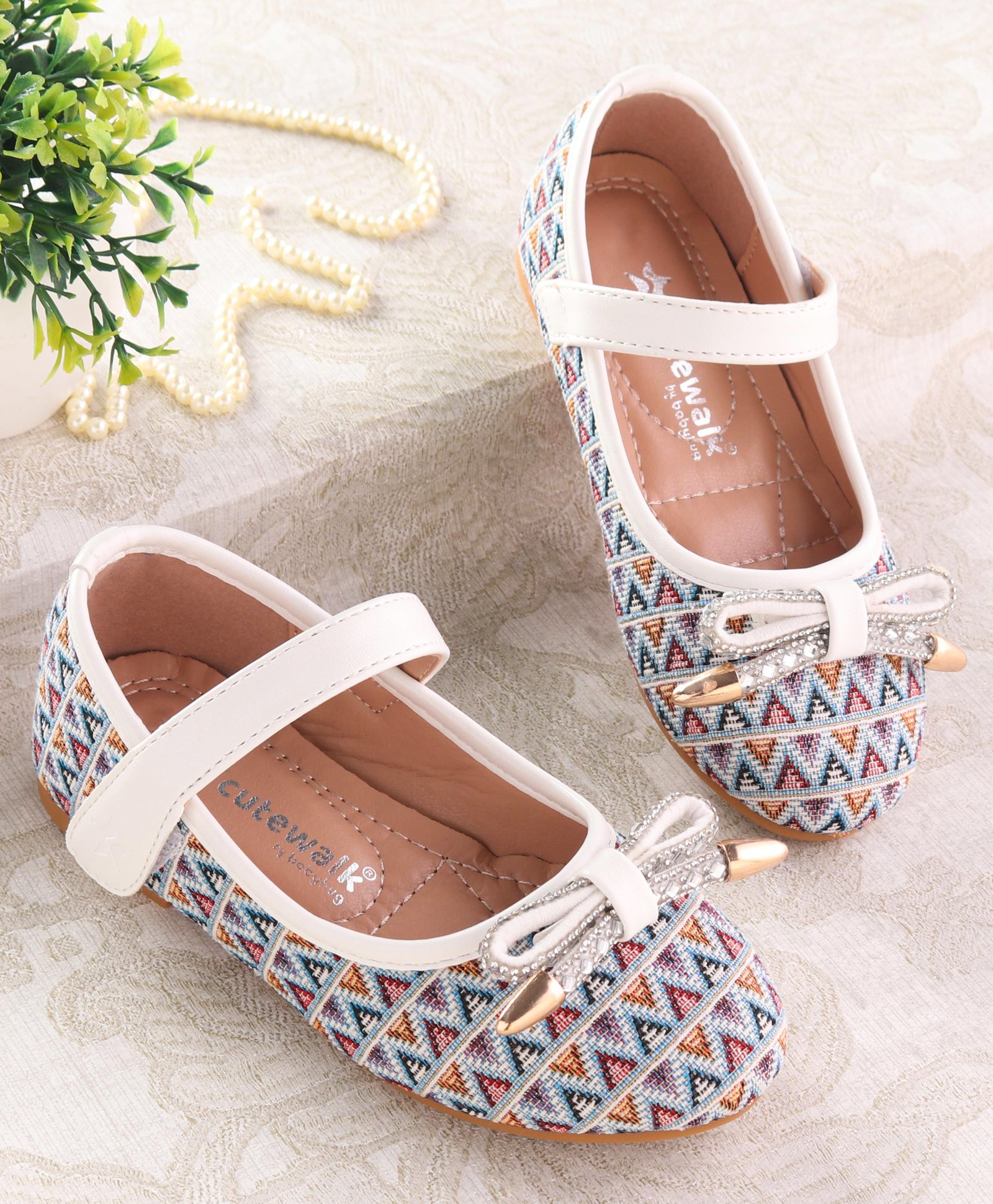 Cute Walk by Babyhug Ballerinas with Velcro Closure Chevron Print & Bow Applique - White-picture-17