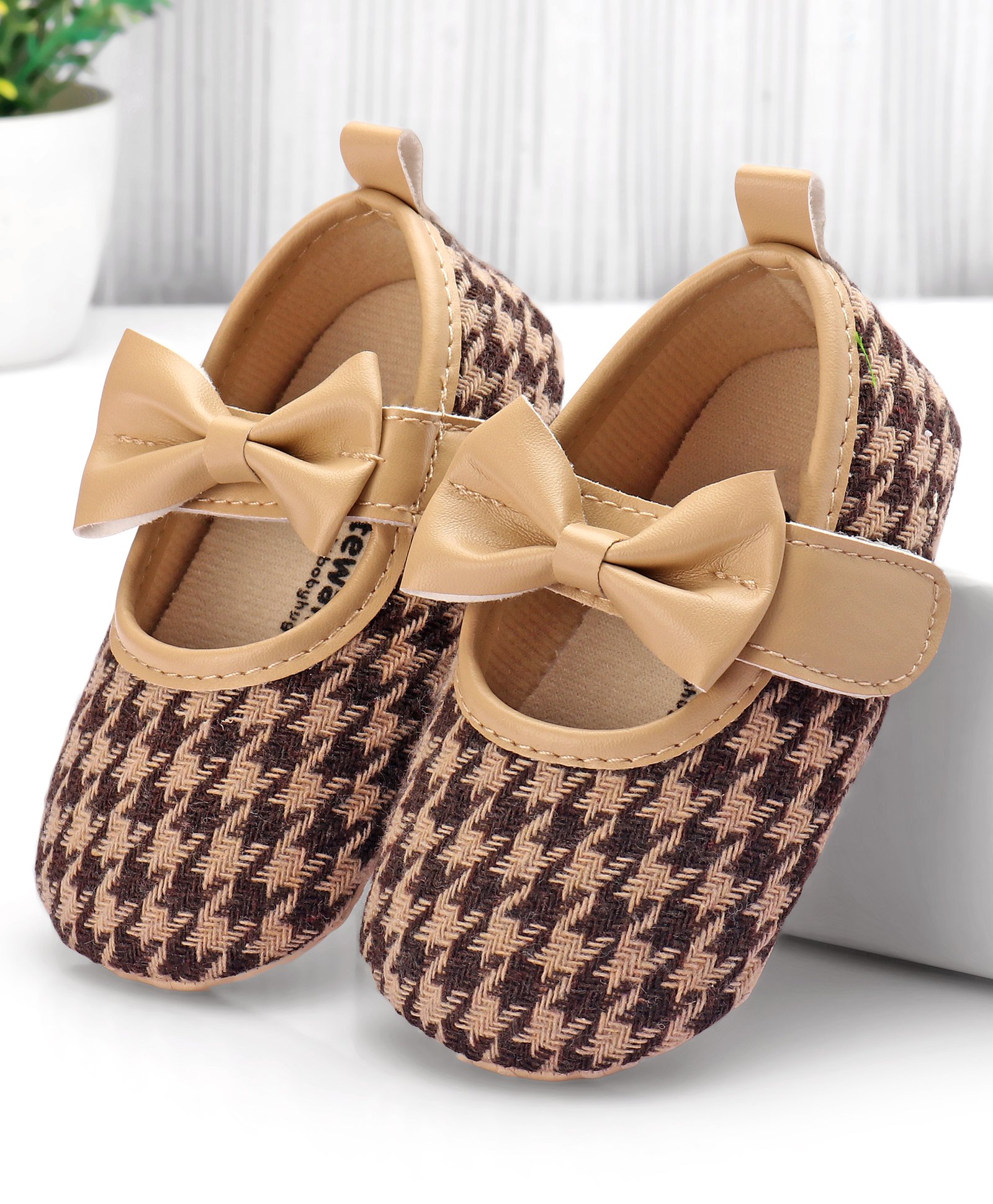 Cute Walk by Babyhug Velcro Closure Booties Bow Applique - Beige-picture-13