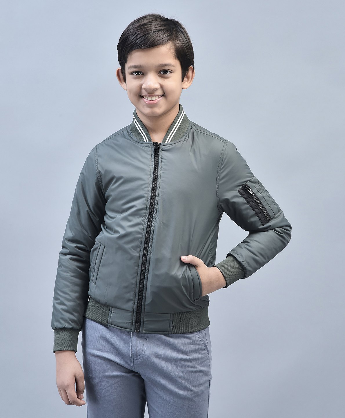 CRIMSOUNE CLUB Full Sleeves Zip & Pocket Detailed Solid Jacket - Green-picture-28