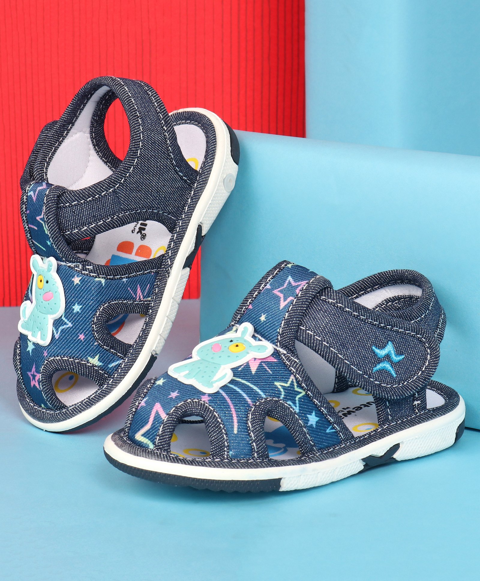 Cute Walk by Babyhug Sandals with Velcro Closure & Dog Applique - Blue-picture-15