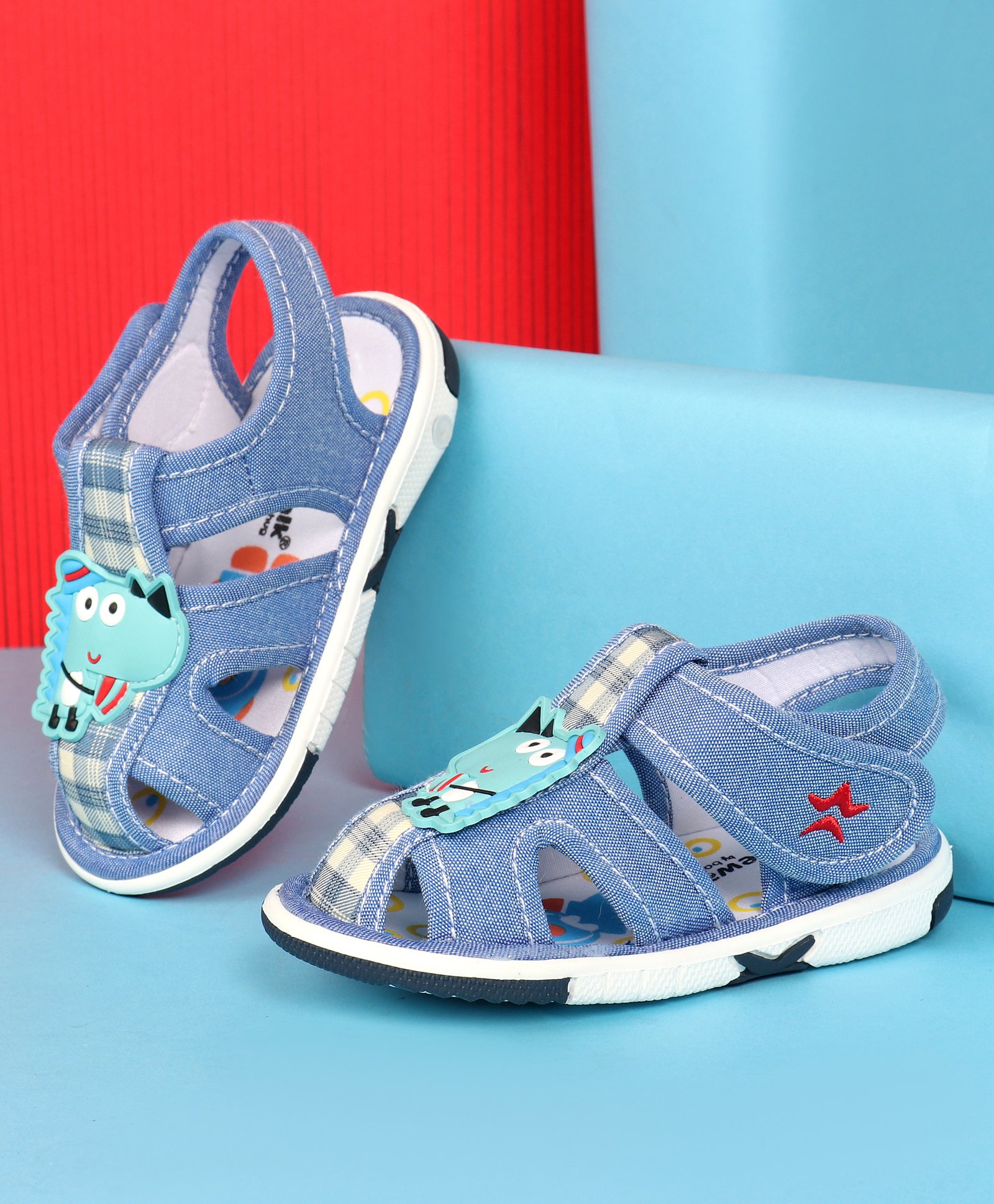 Cute Walk by Babyhug Velcro Closure Sandal with Crocodile Applique - Blue-image-27