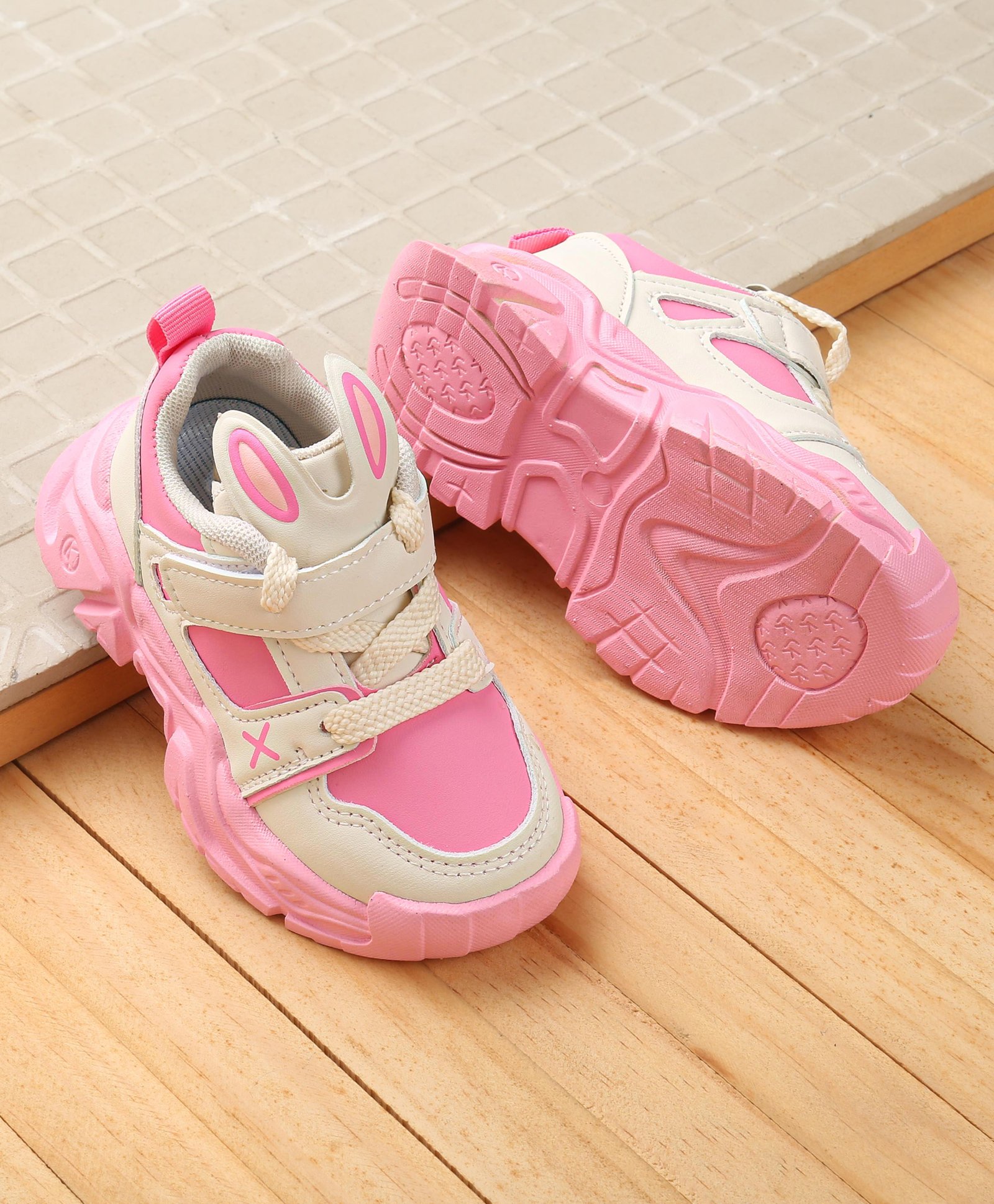 Babyoye Velcro Closure Ear Applique Sneaker - Pink-image-45