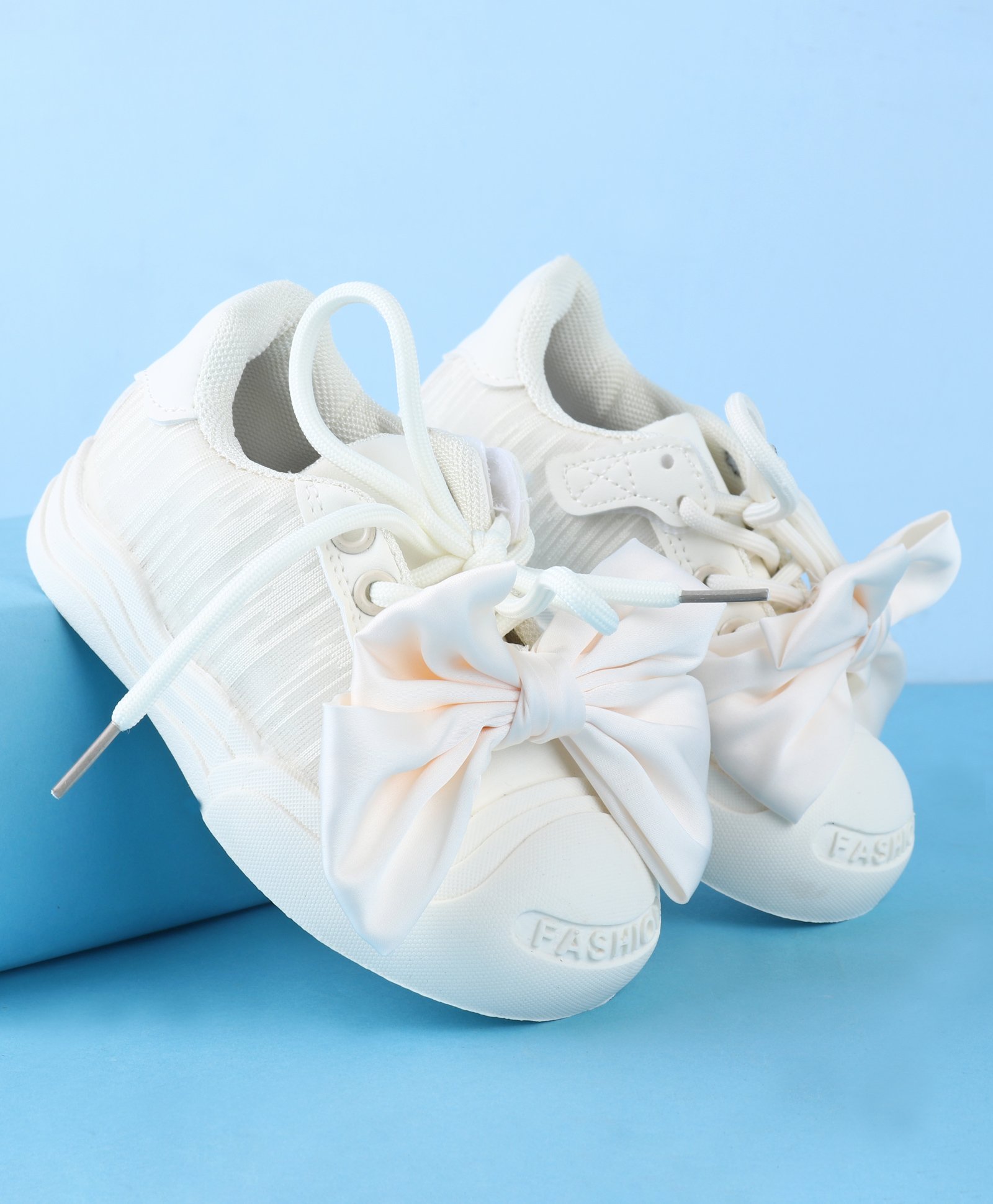 Babyoye Casual Shoes with Lace Up Closure Bow Applique - White-image-23