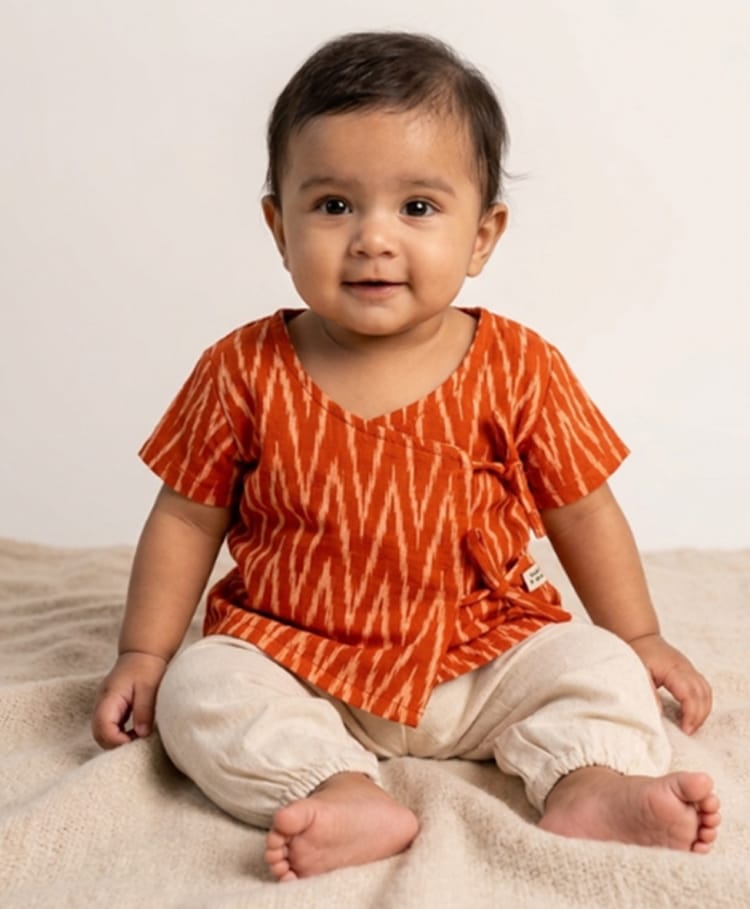 KLINGARU Half Sleeves Ikat Printed Kurta With Pyjama Set - Orange-image-12