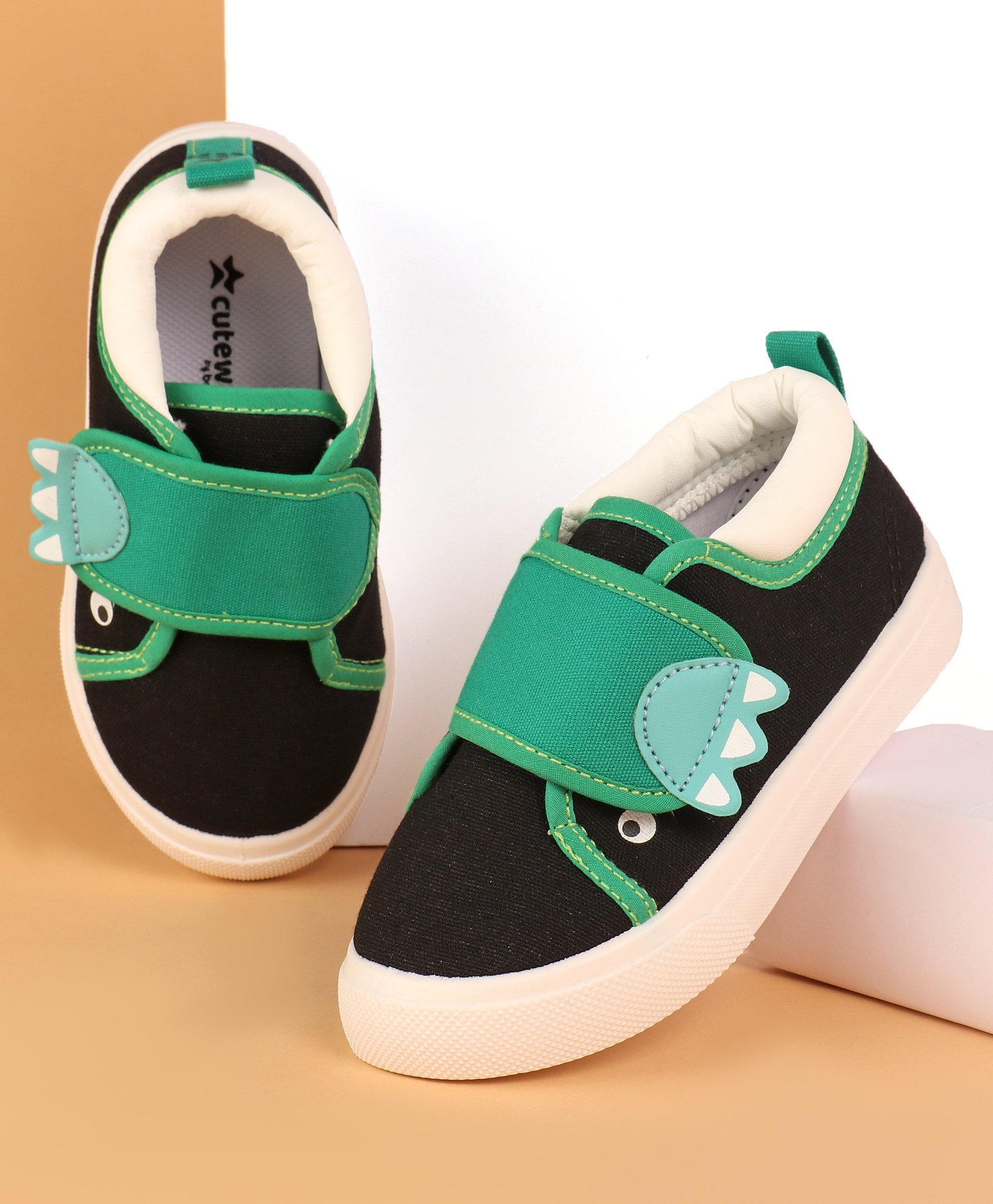 Cute Walk by Babyhug Slip On Casual Shoes with Velcro Closure - Black & Green-image-27