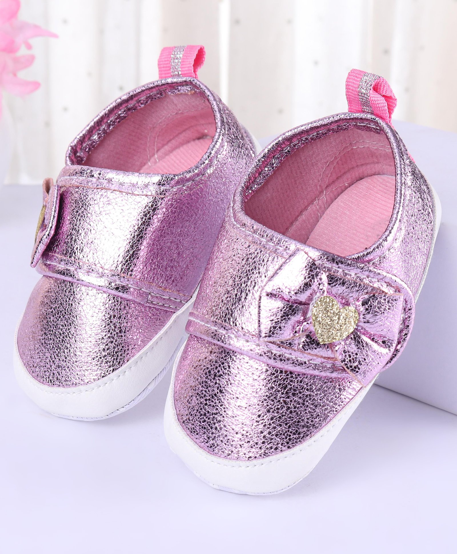 Cute Walk by Babyhug Foil Textured & Bow Applique Booties - Pink-image-27