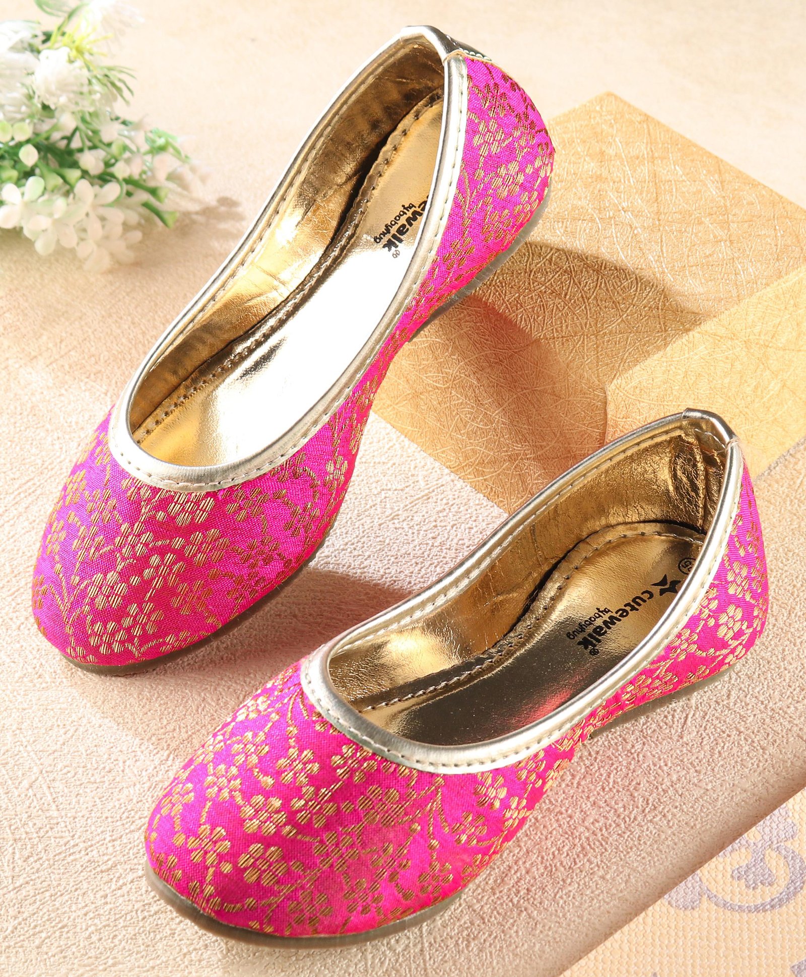 Cute Walk by Babyhug Mojaris - Pink