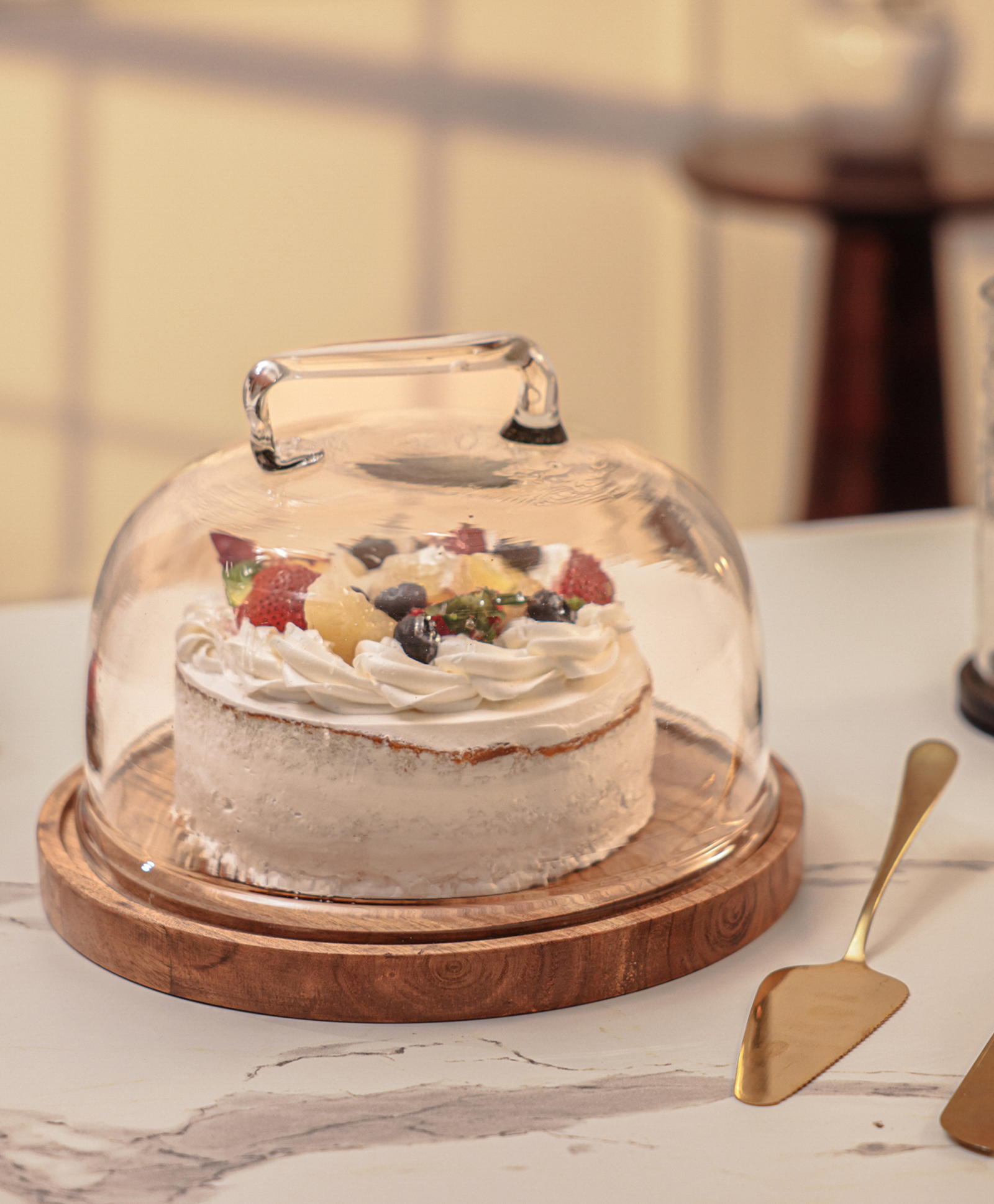 IREKA HOMES Cake Dome Brown White