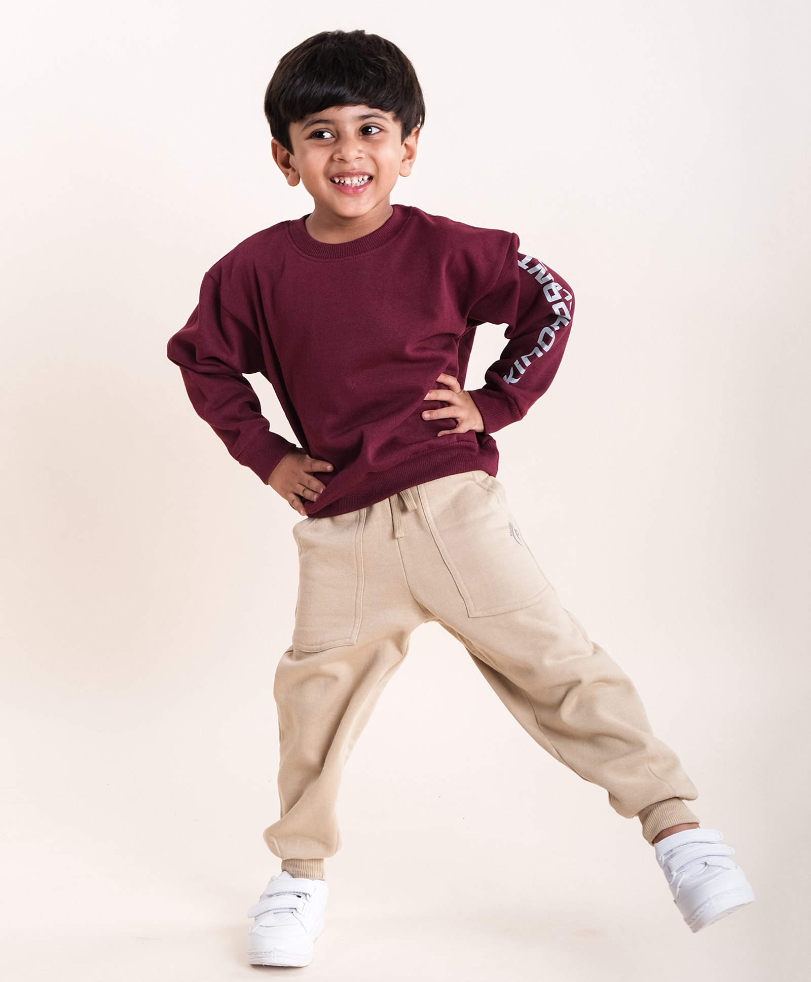 Kiddopanti Fleece Full Sleeves Side Brand Name Text Printed Sweatshirt With Solid Track Pant Set - Maroon & Beige