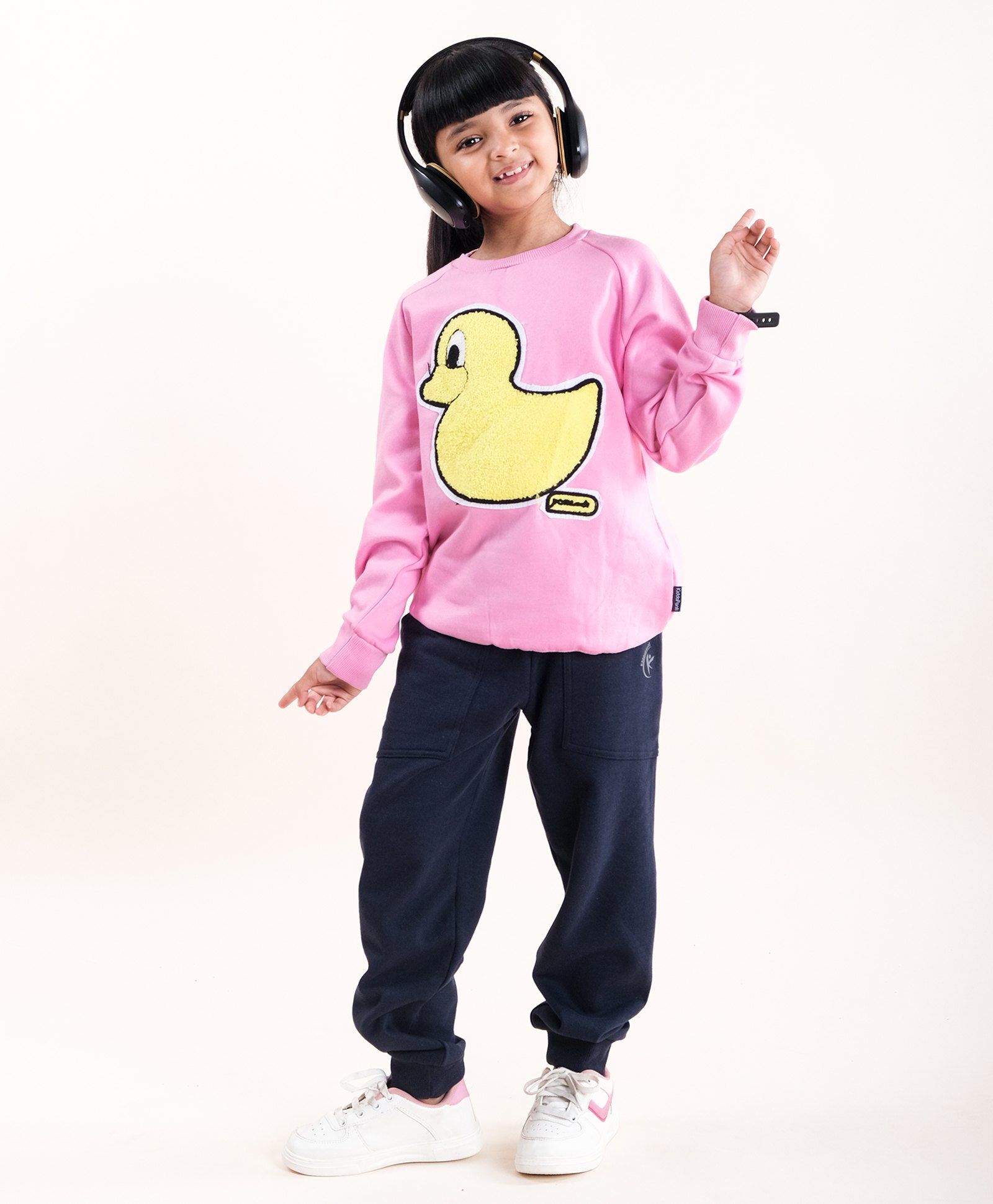 Kiddopanti Fleece Full Sleeves Duck Patch Detailed Sweatshirt With Track Pant Set - Pink & Navy-picture-21