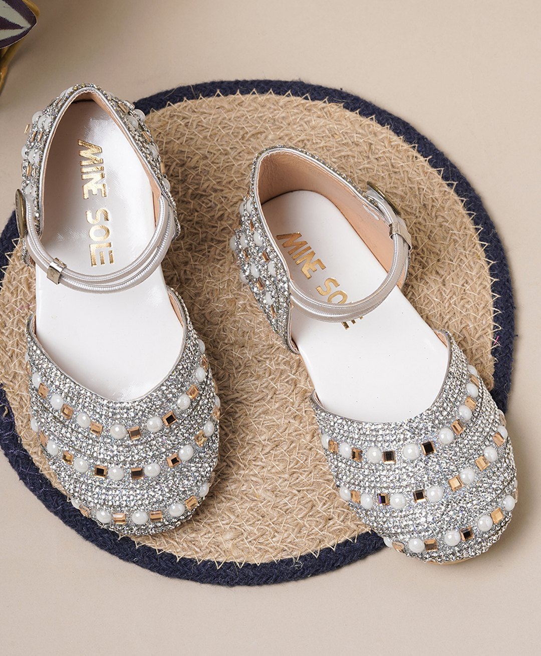 Mine Sole Pearl Detailed Sandals - Silver-picture-25