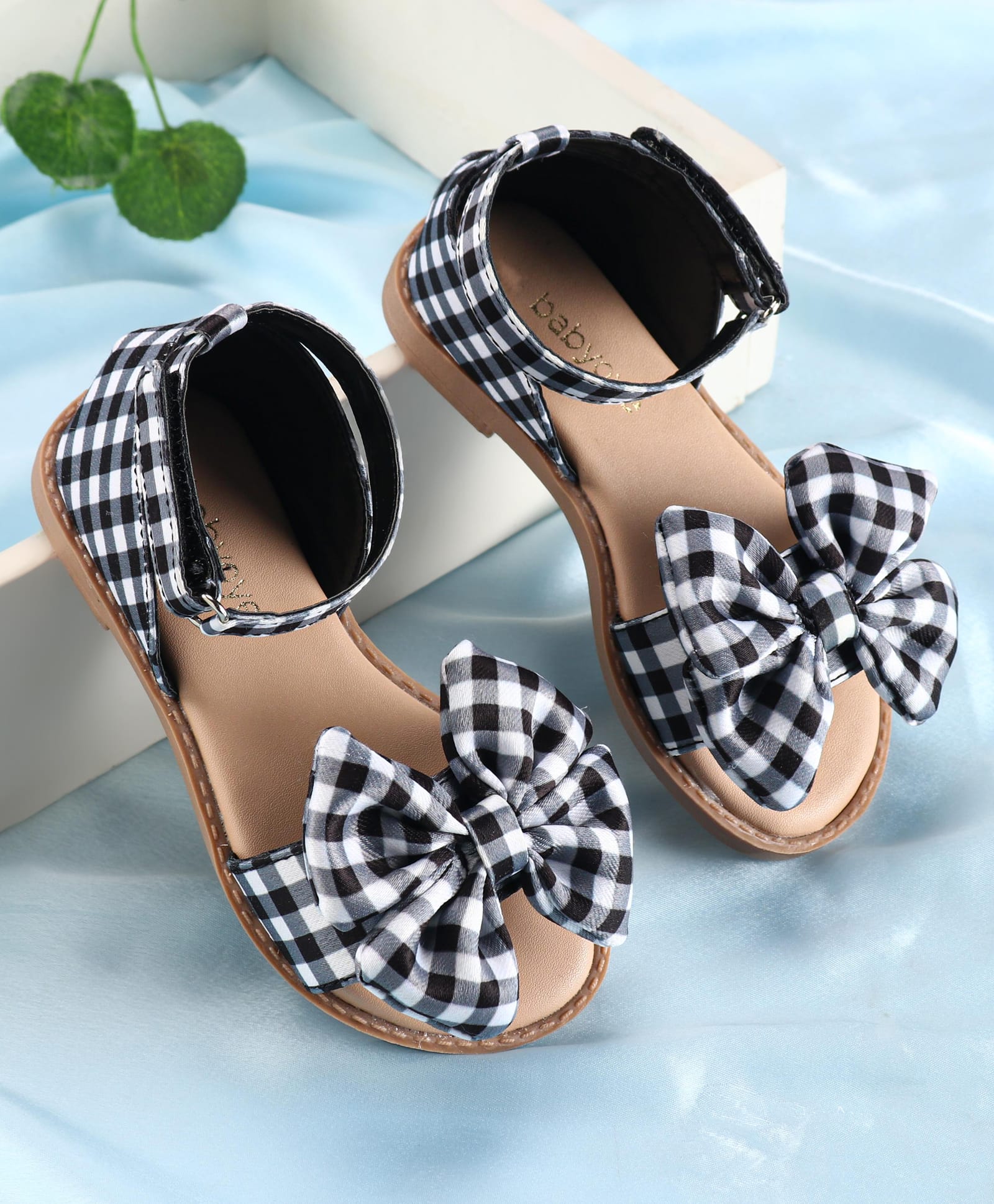 Babyoye Sandals with Velcro Closure & Bow Applique - White & Black-picture-27