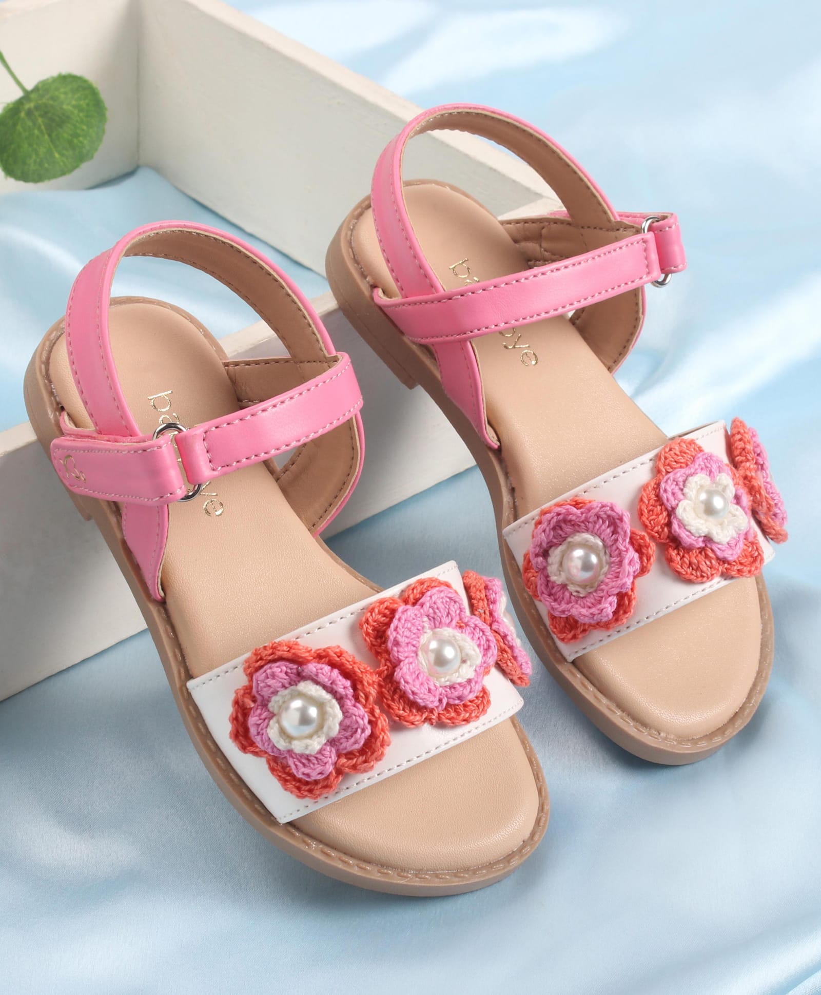 Babyoye Velcro Closure Sandals with Floral Applique - Pink