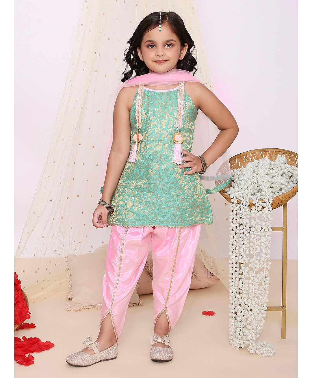 KID1 Jacquard Sleeveless Floral Swirl Printed Lace Embellished Kurta Dhoti Set - Green & Pink-picture-25