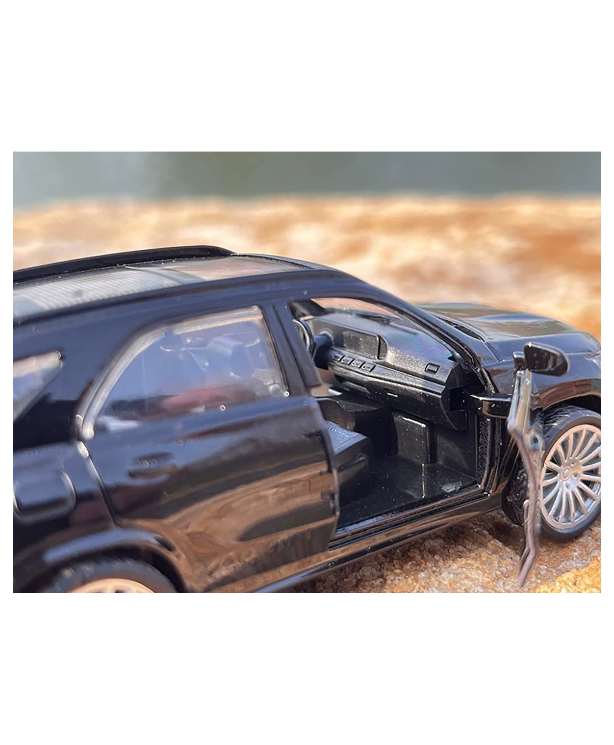 Magicwand 1:43 Scale Die-Cast GLE with Openable Doors & Pull Back Action-picture-36