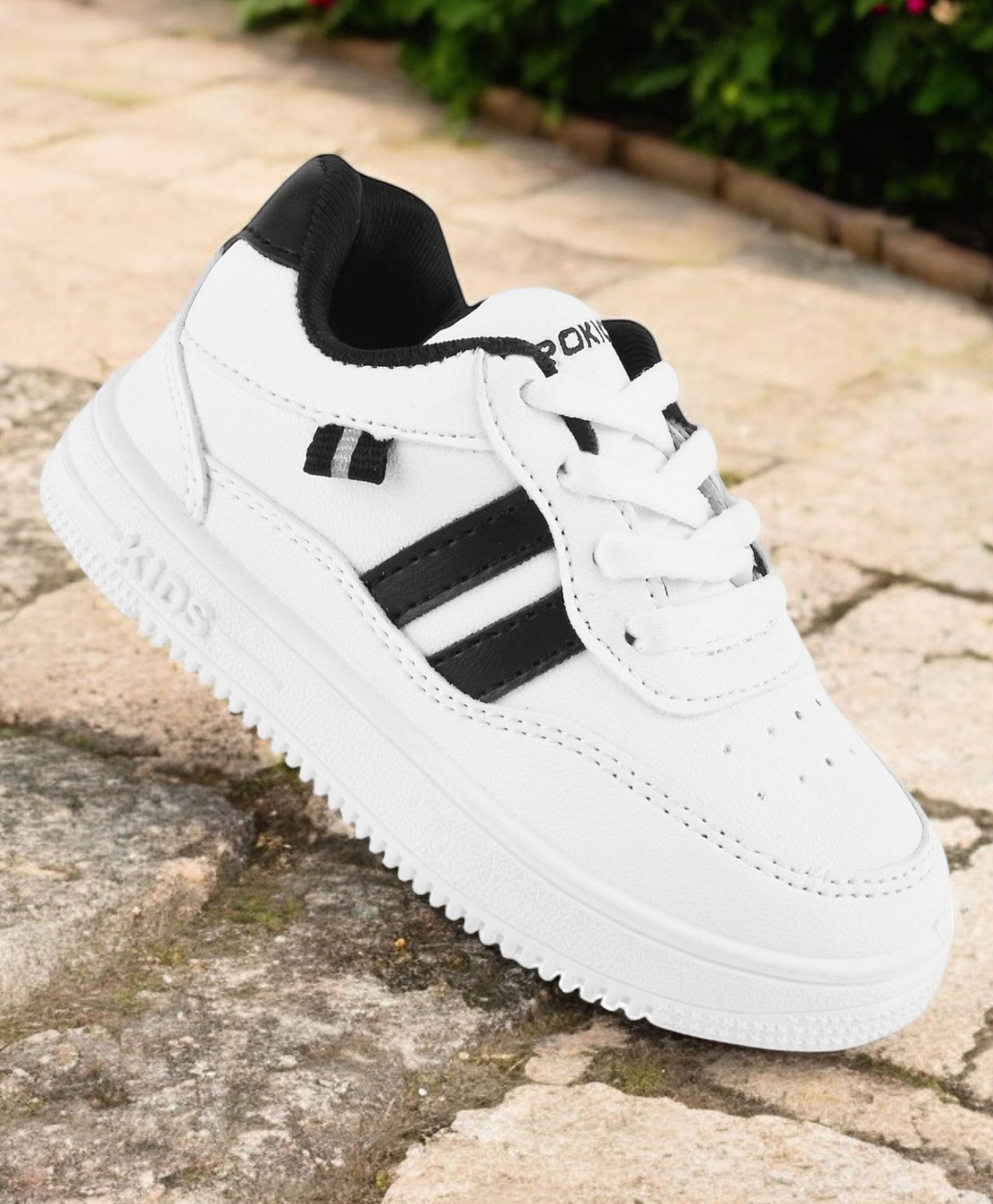 Lil Lollipop Placement Striped Lace Up Shoes - White & Black-picture-23