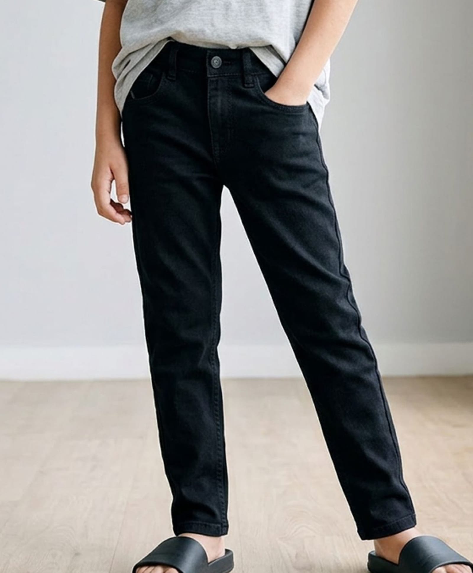 Tales & Stories Denim Solid Slim Fit Jeans - Black-picture-25