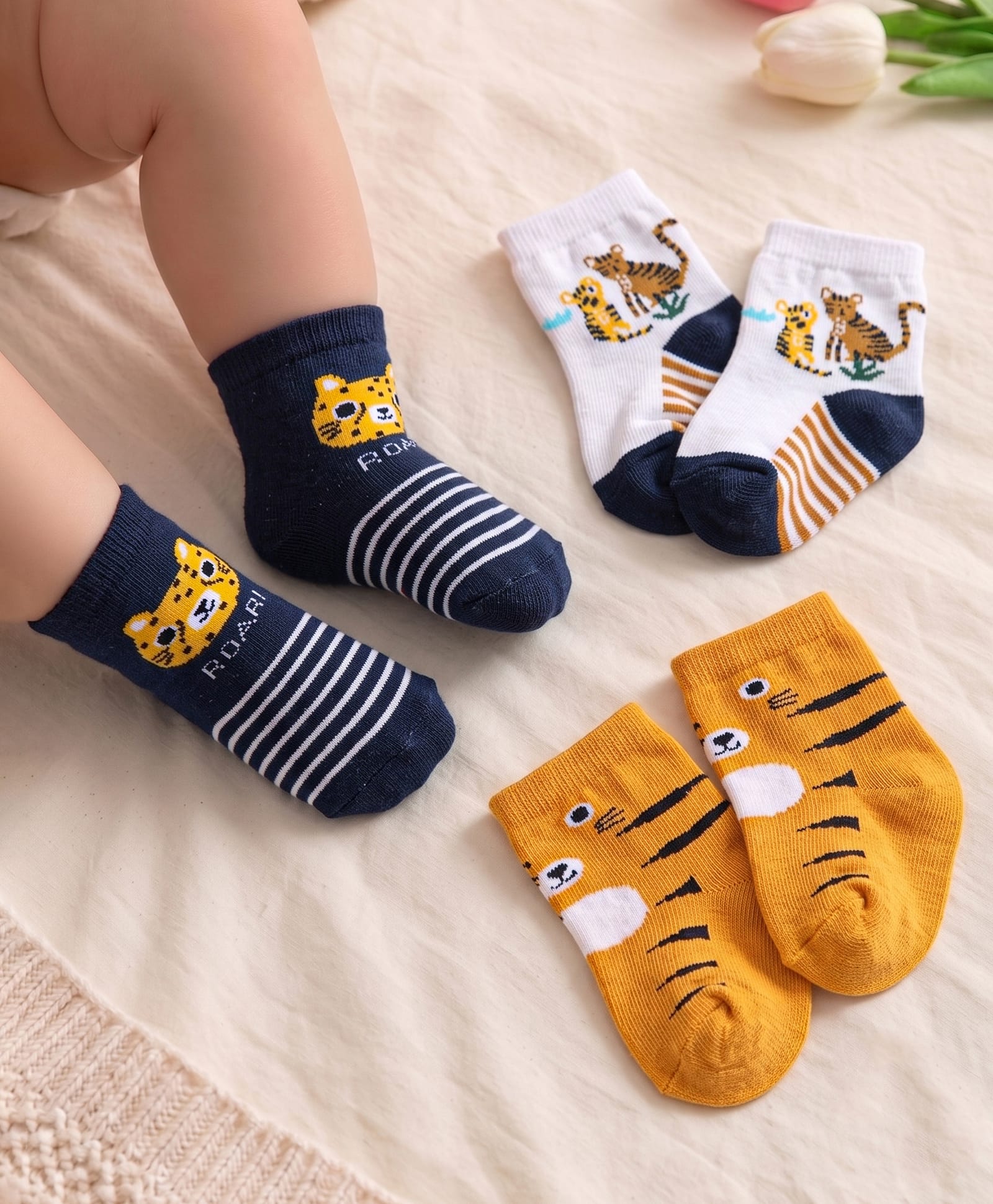 Cute Walk by Babyhug Knit Ankle Length Socks with Tiger Design Pack of 3 - Orange White & Navy Blue-image-32