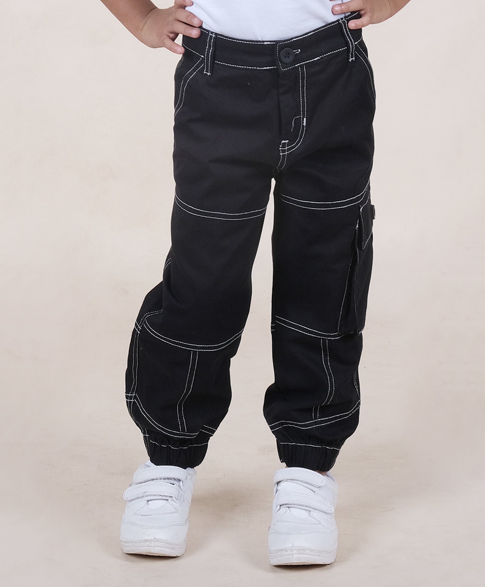 Kiddopanti Solid Embroidered Pocket Detailed Cargo Pant - Black-picture-13