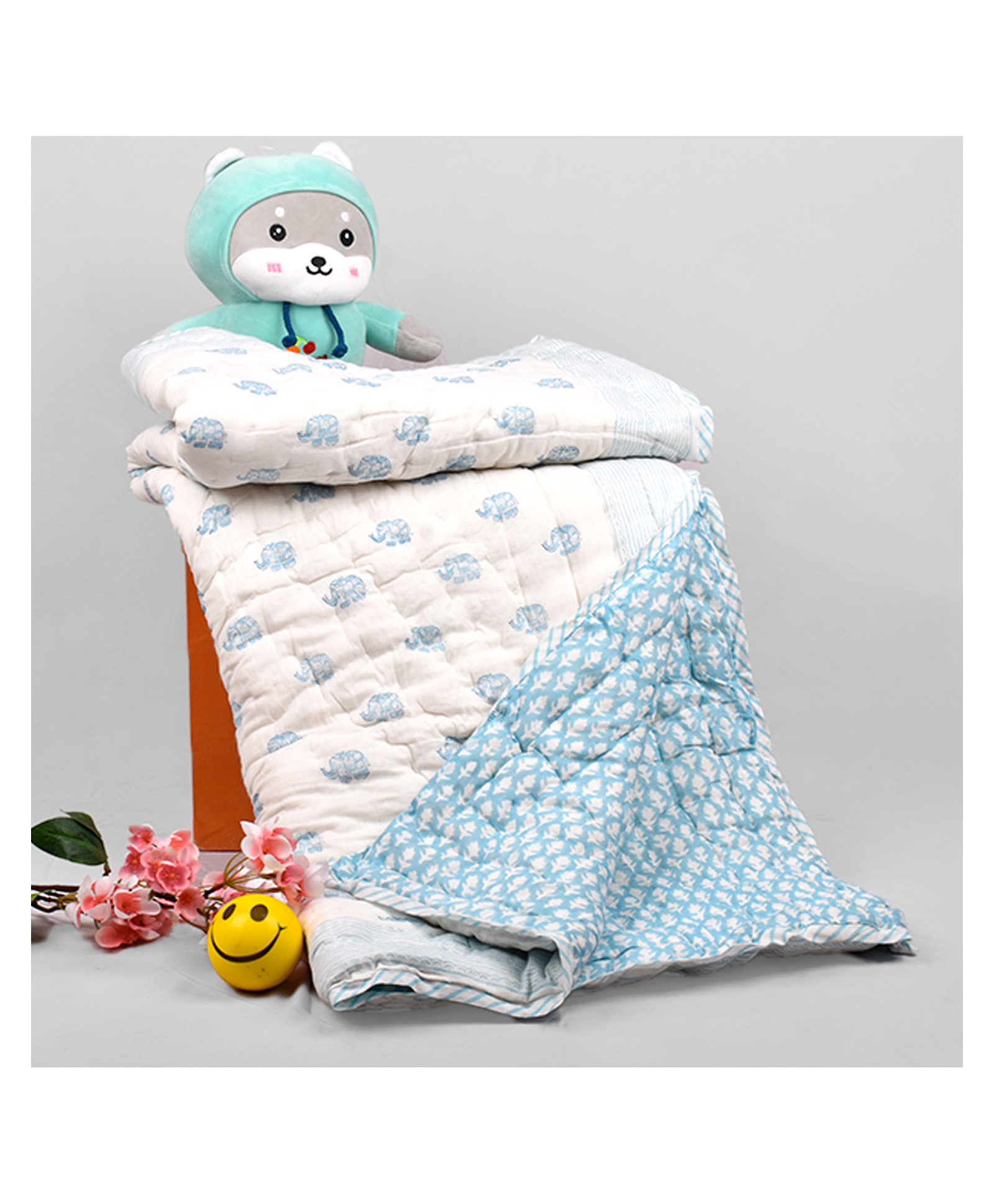 Mom's Home Organic Cotton Quilt Elephant Print - White & Blue