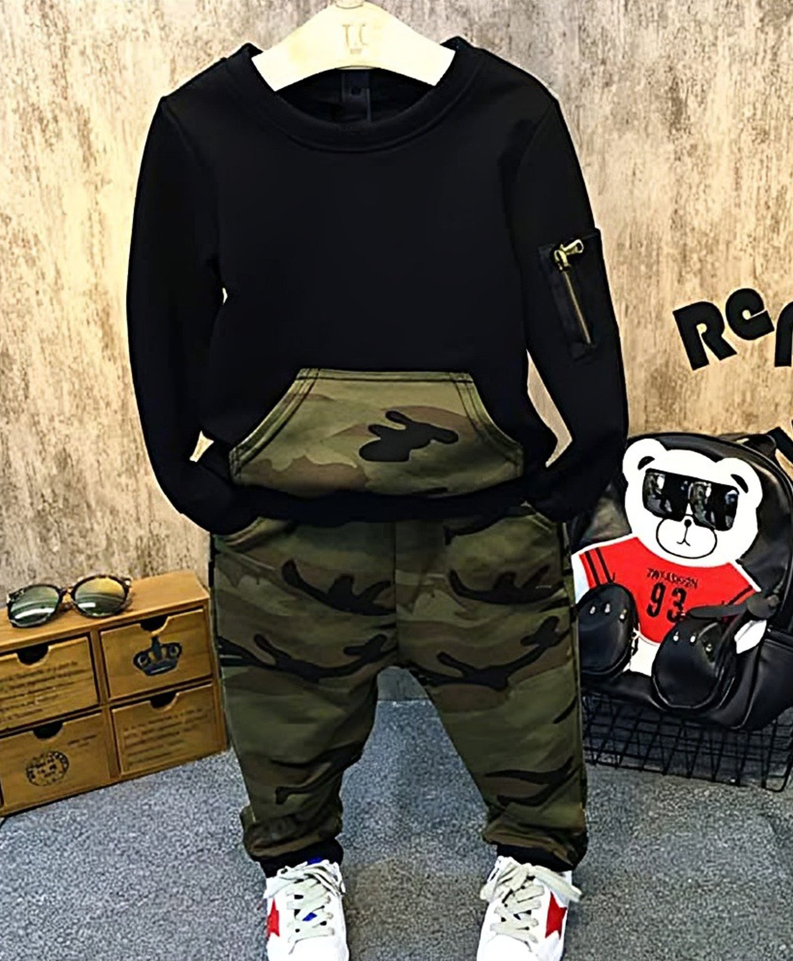 Googo Gaaga Cotton Full Sleeves Sweatshirt With Camouflage Printed Joggers Set - Black & Green
