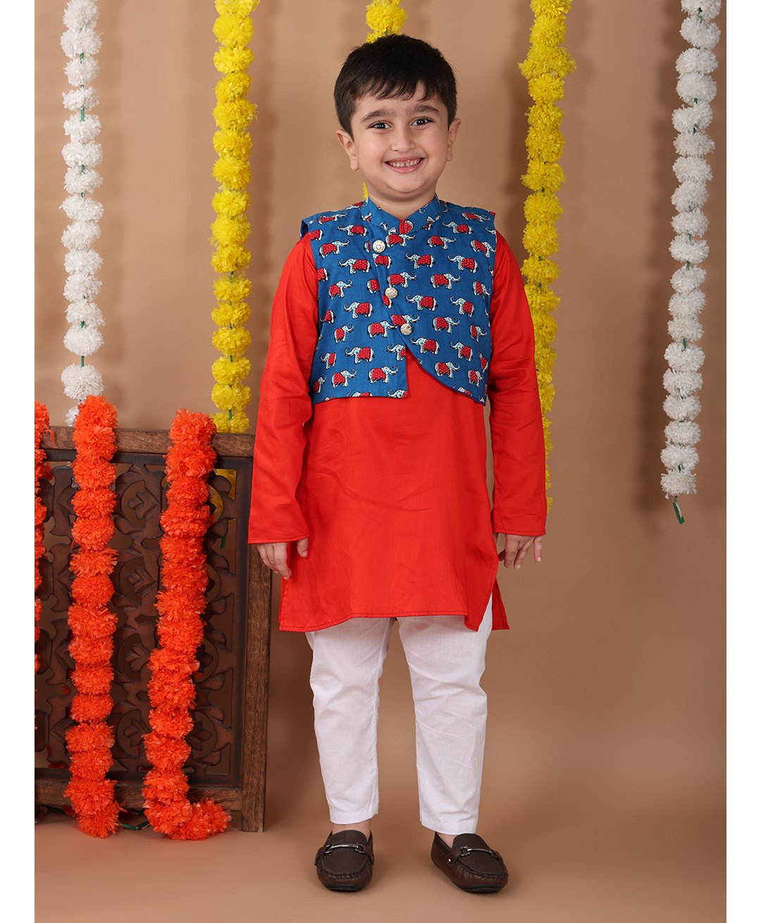 Kinder Kids Cotton Full Sleeves Solid Kurta Pyjama With Elephant Printed Jacket - Red & Blue-image-33