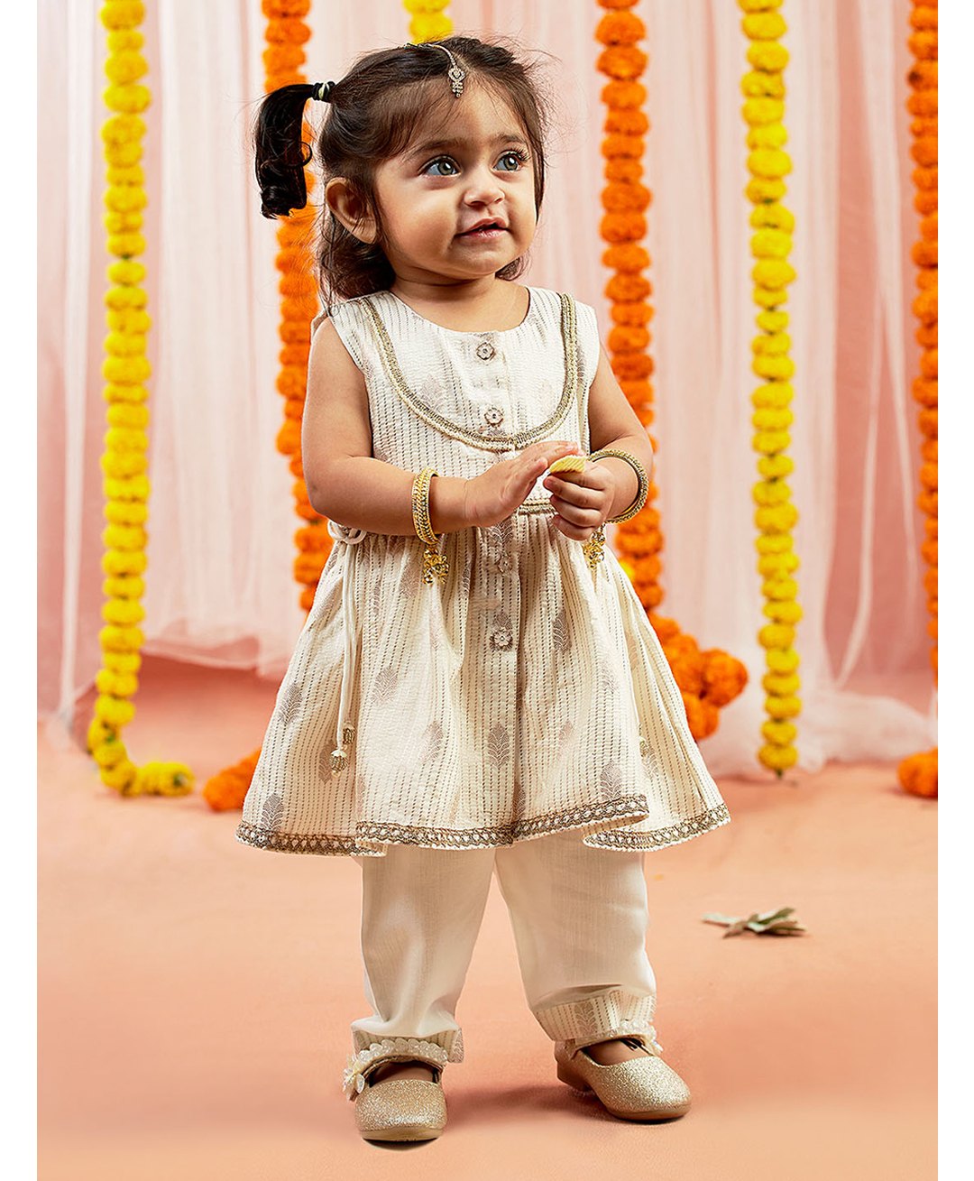 Vastramay Silk Blend Jacquard Sleeveless Kantha Work Detailed Kurta & Pyjama Set-Cream-image-7